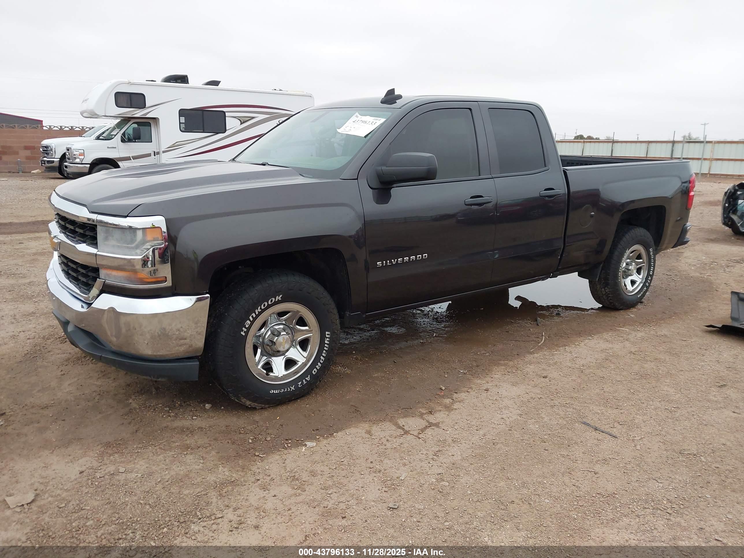 CHEVROLET SILVERADO image 2
