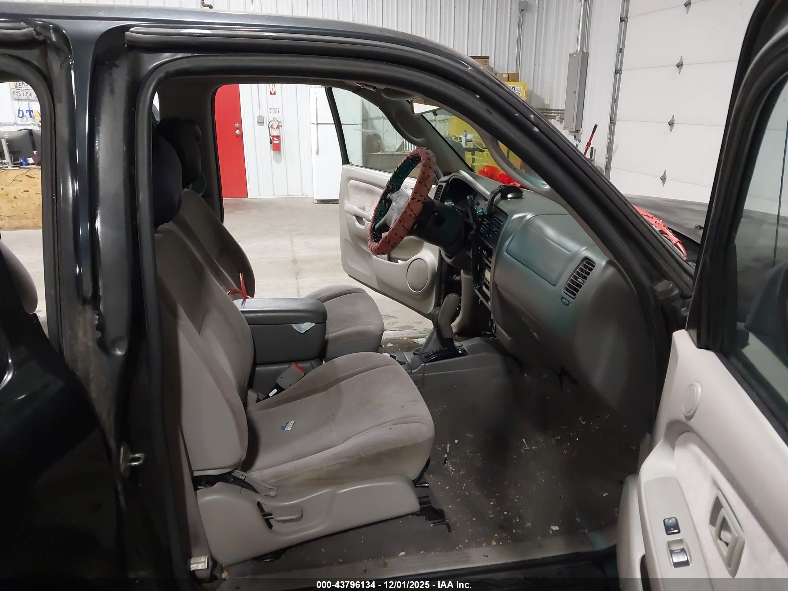 TOYOTA TACOMA image 5