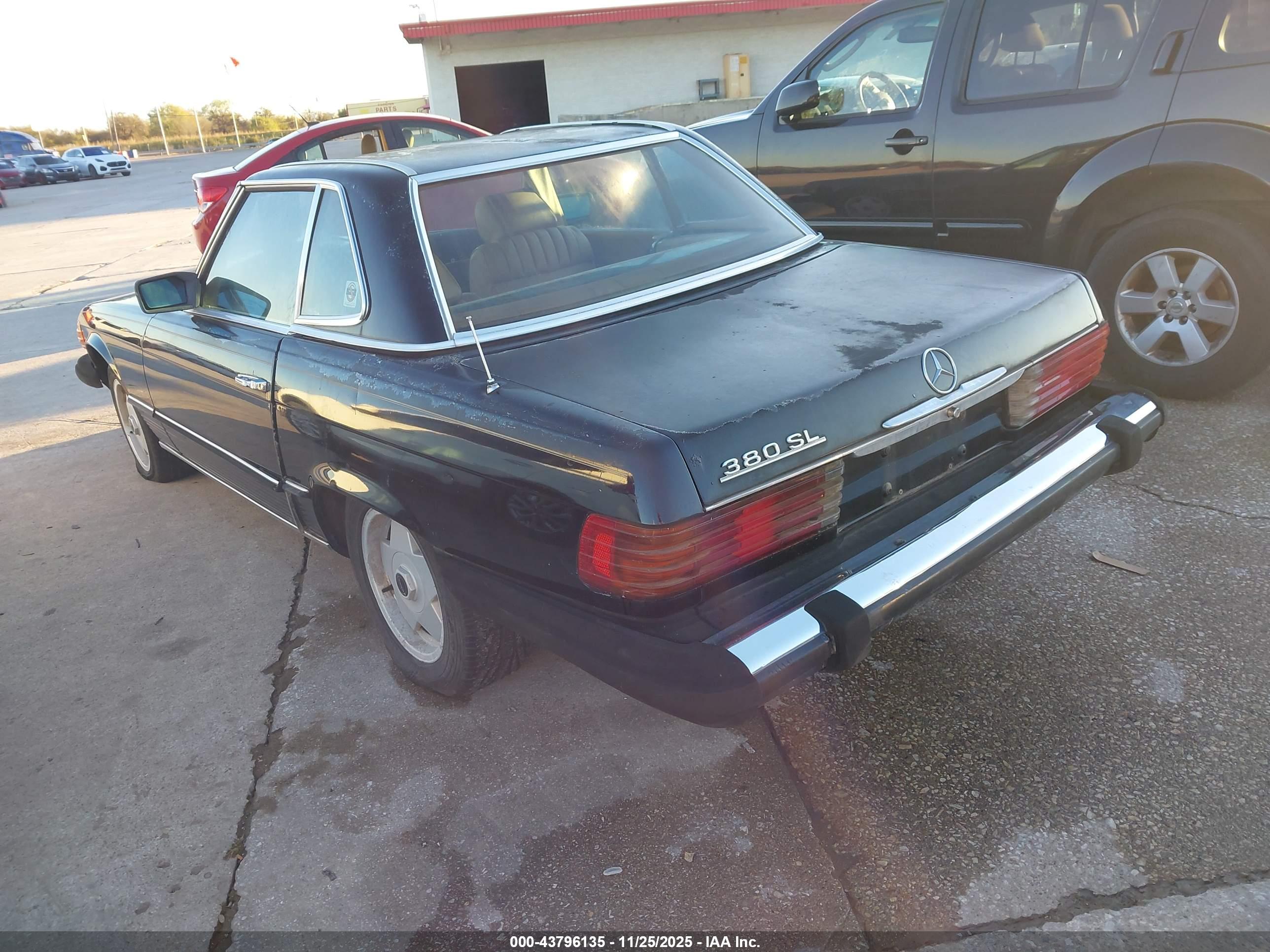 MERCEDES-BENZ 380 image 3