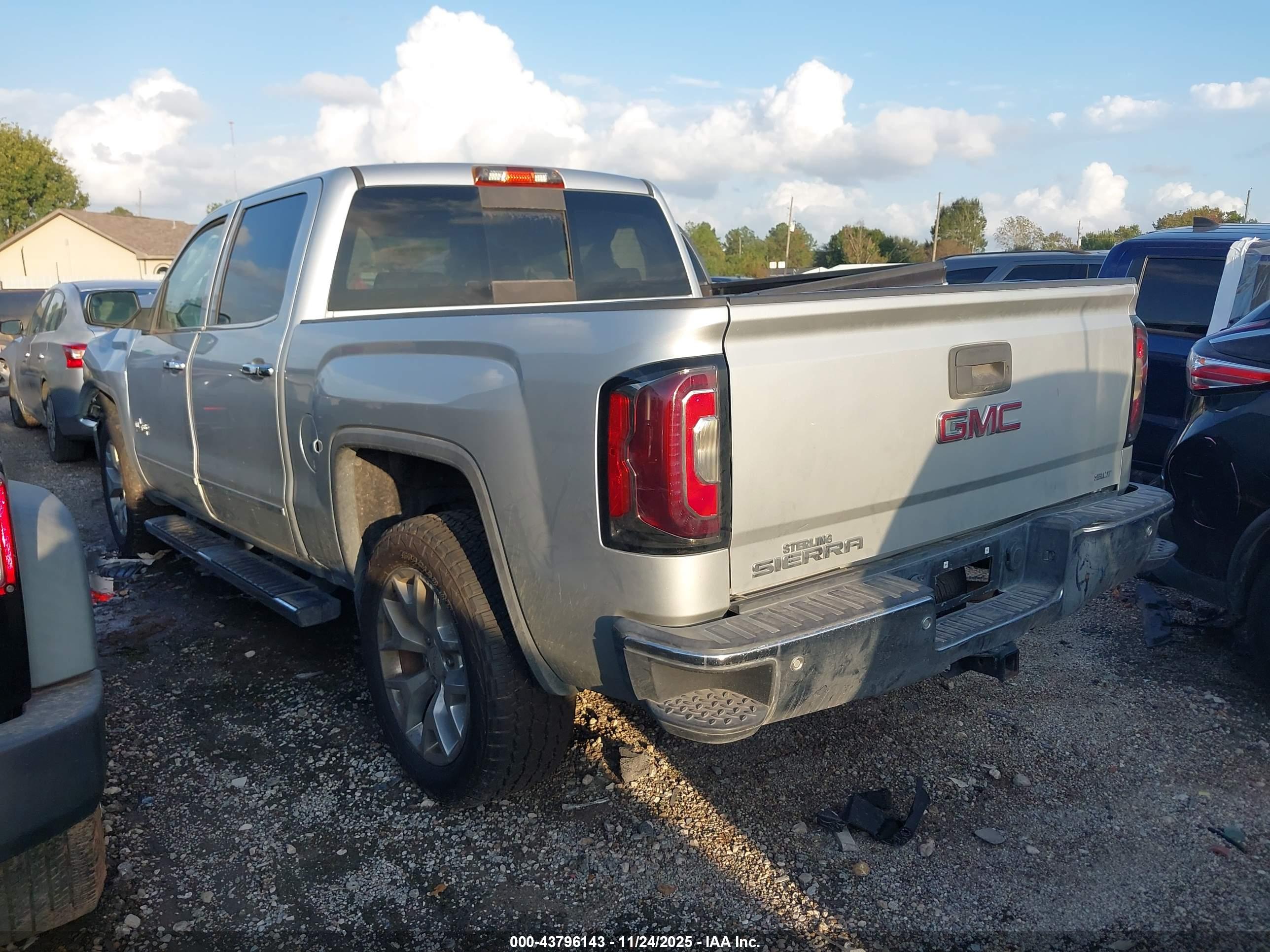 GMC SIERRA image 3