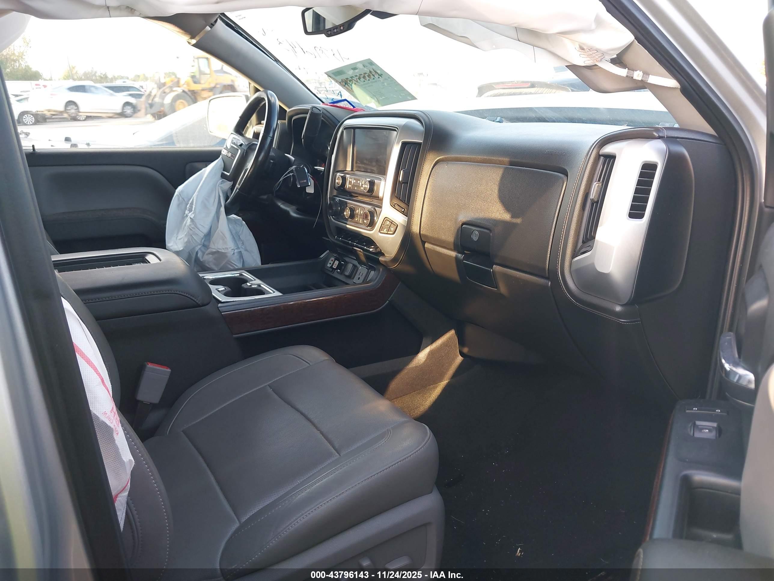 GMC SIERRA image 5