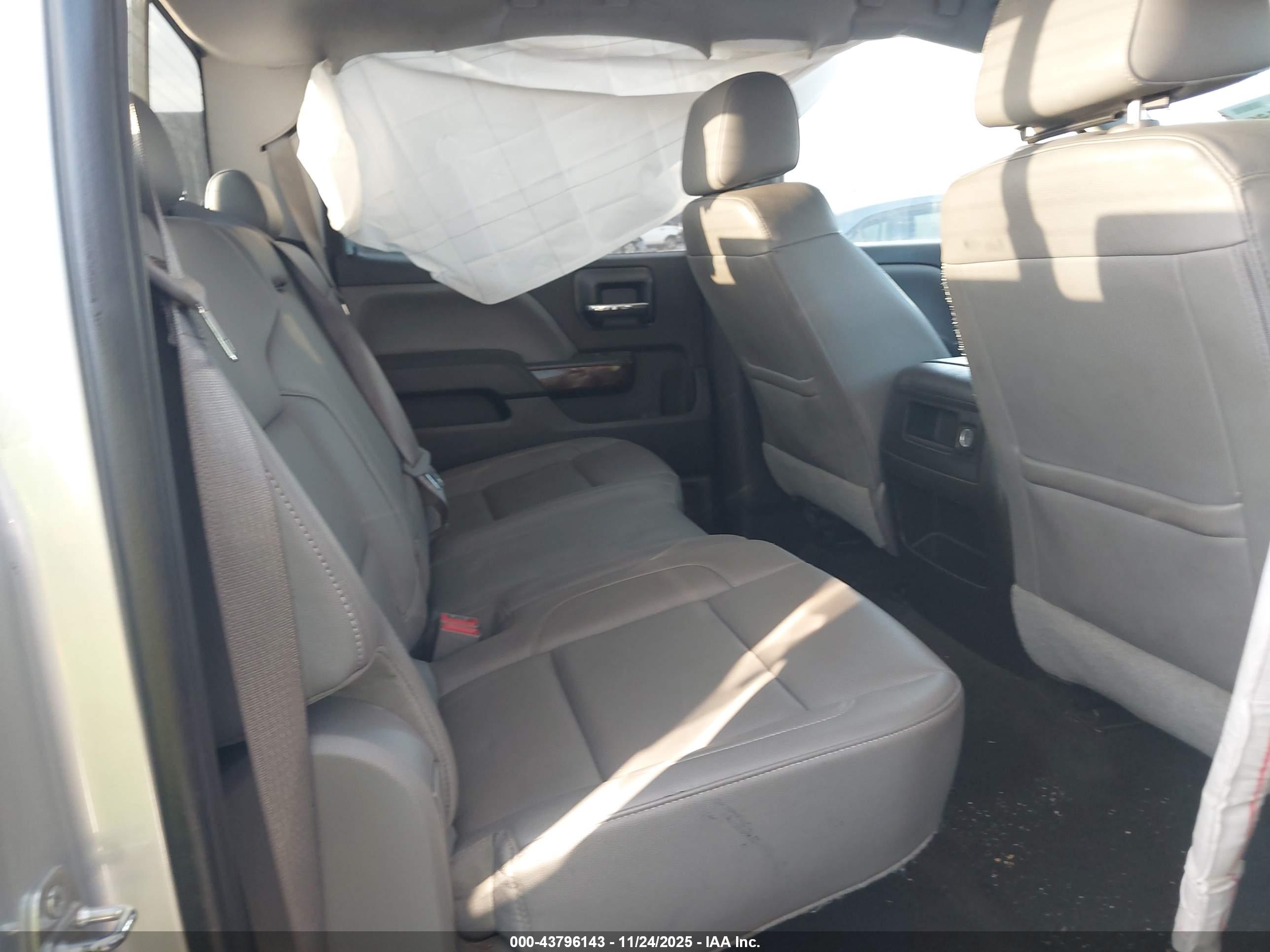 GMC SIERRA image 8