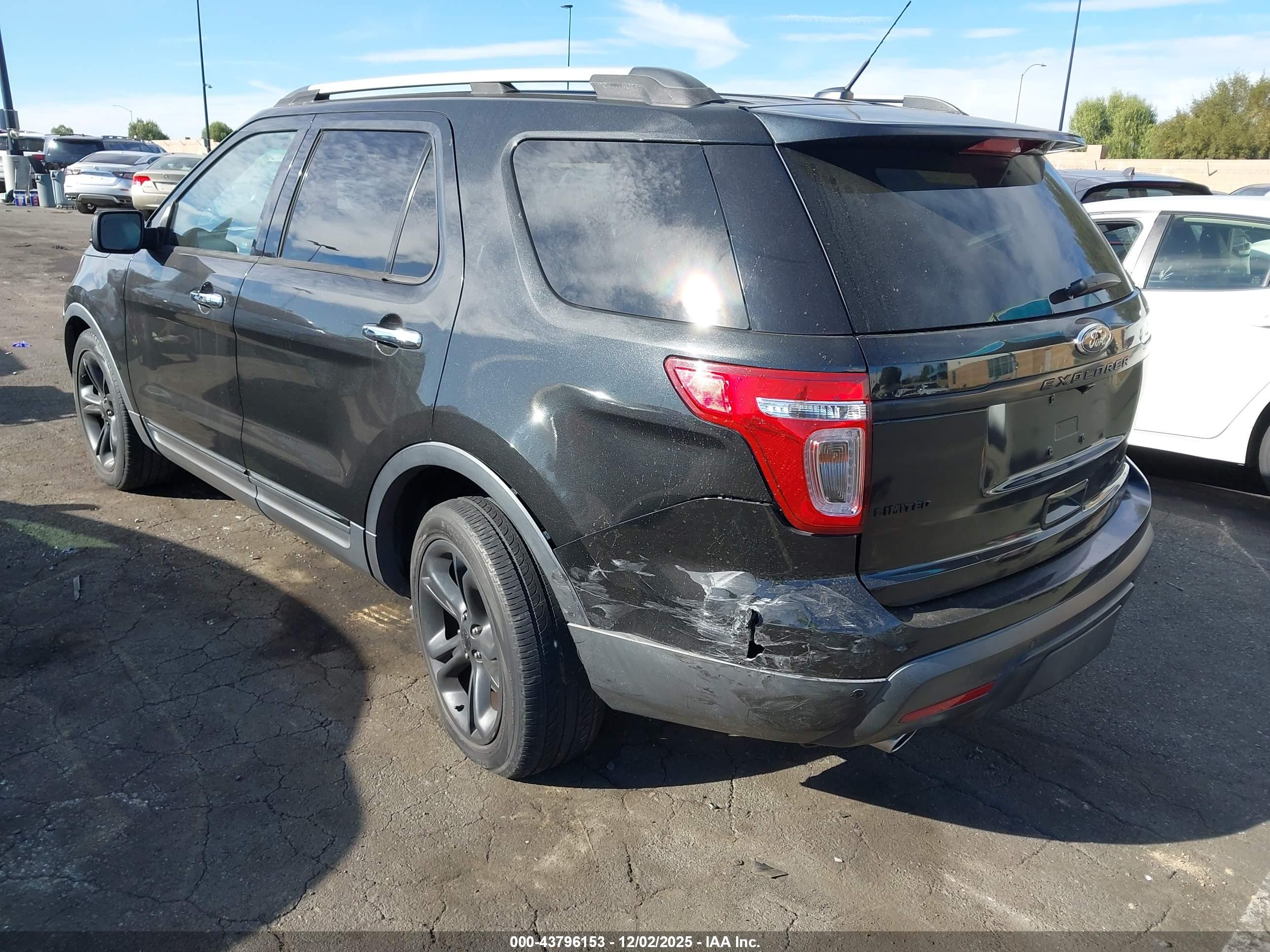 FORD EXPLORER image 3