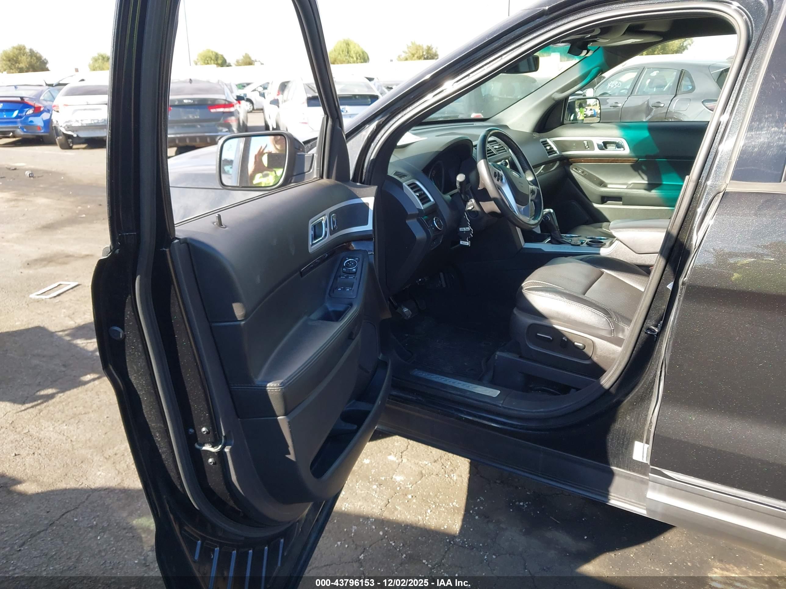 FORD EXPLORER image 5