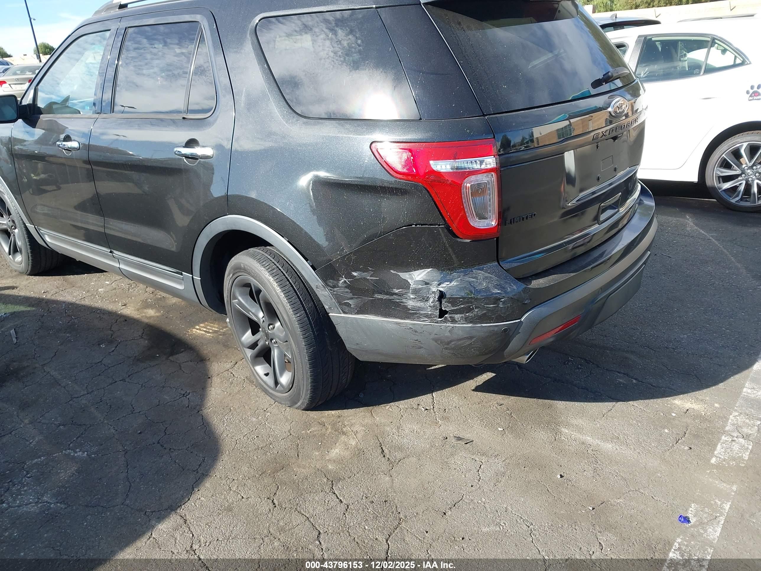 FORD EXPLORER image 6
