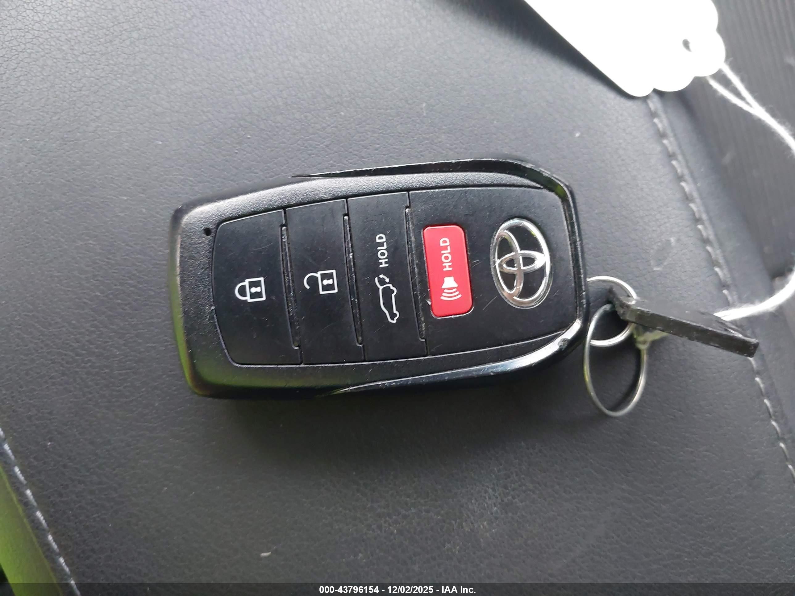 TOYOTA VENZA image 11