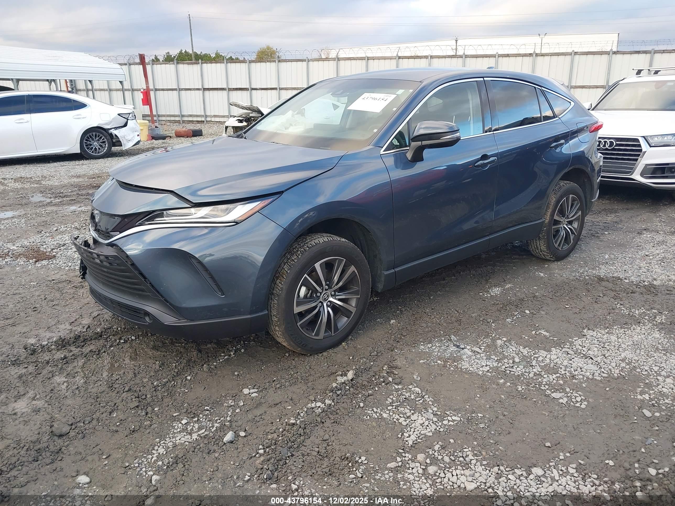 TOYOTA VENZA image 2