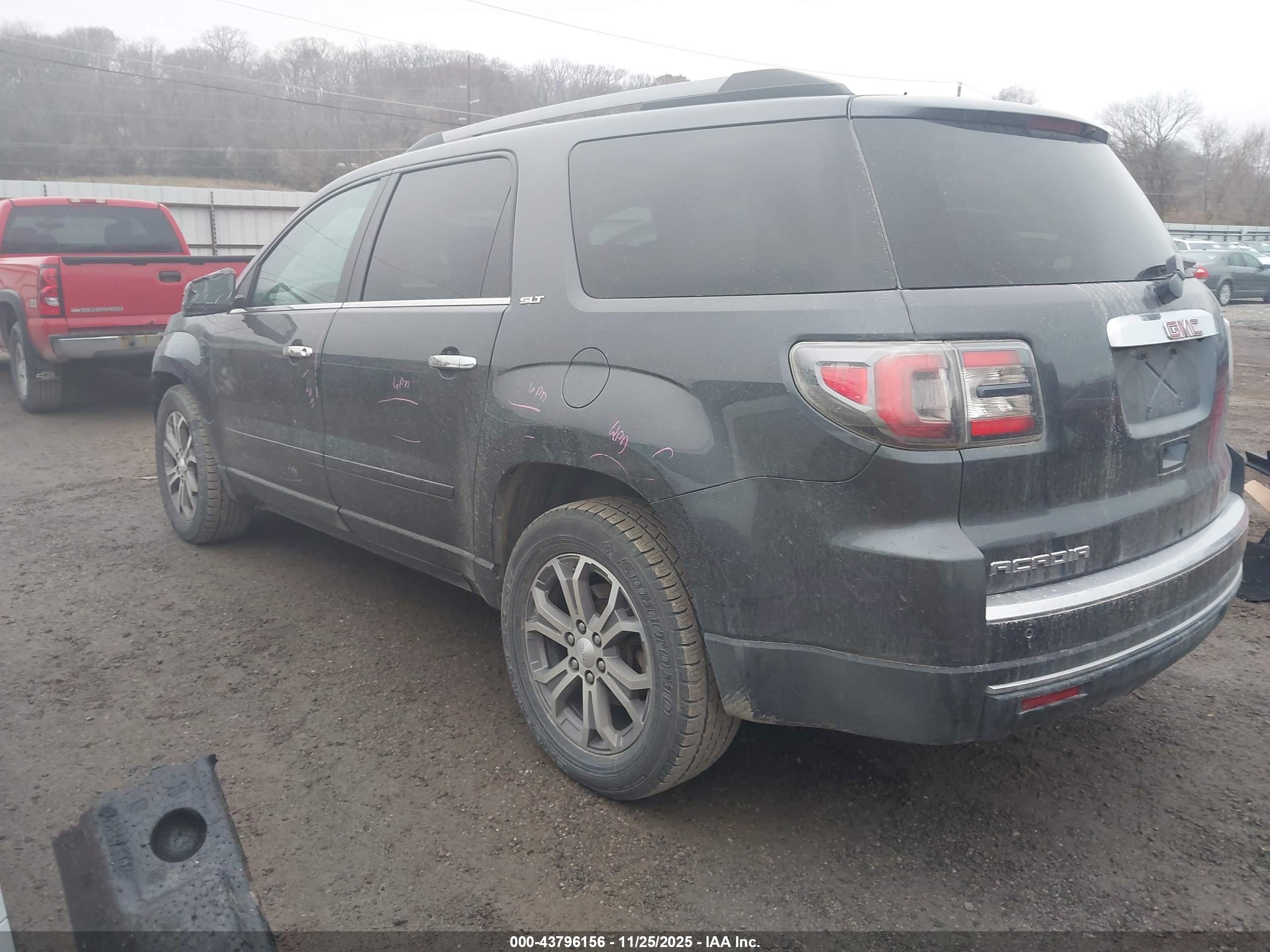 GMC ACADIA image 3