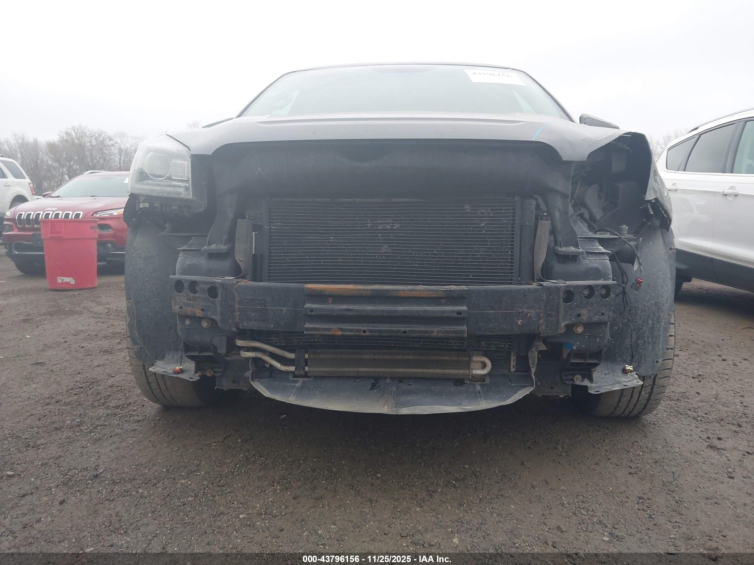 GMC ACADIA image 6
