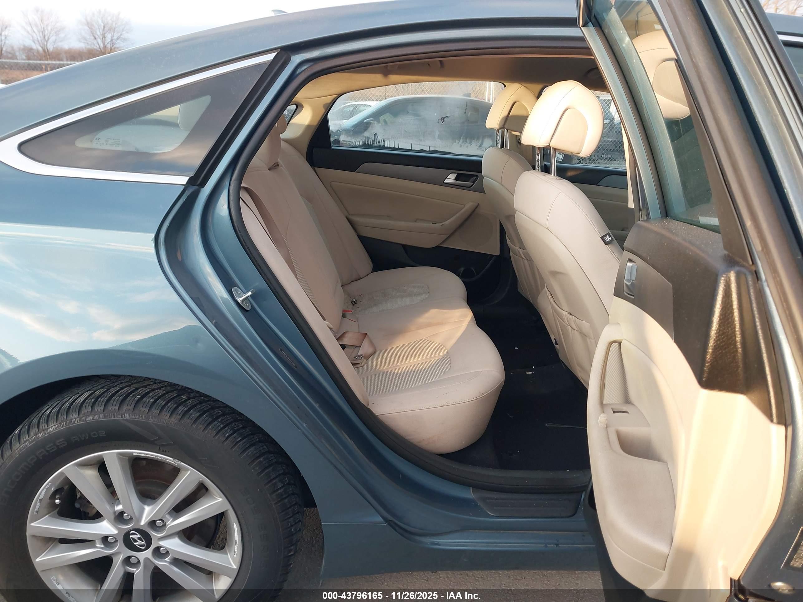 HYUNDAI SONATA image 8