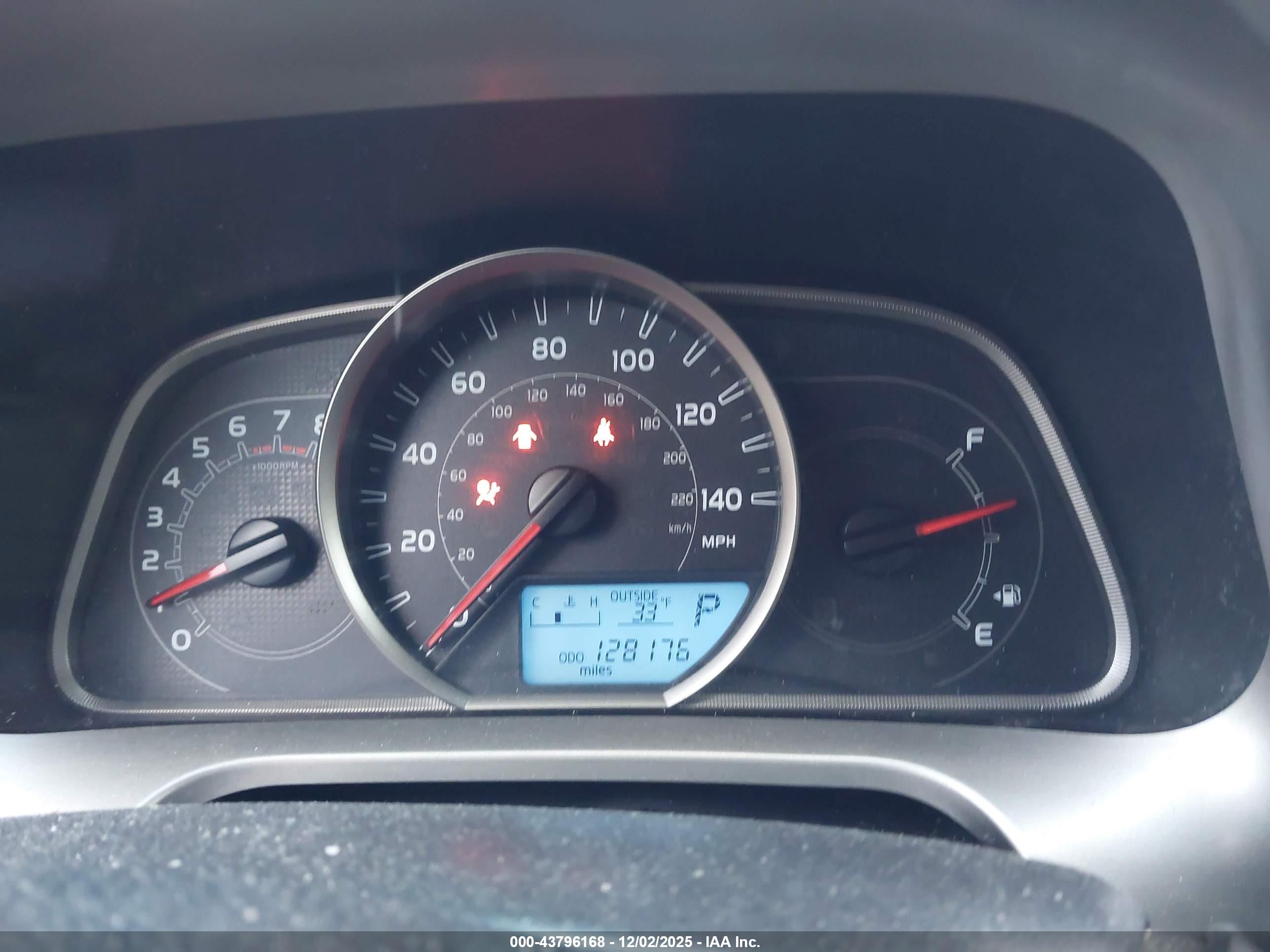TOYOTA RAV4 image 7
