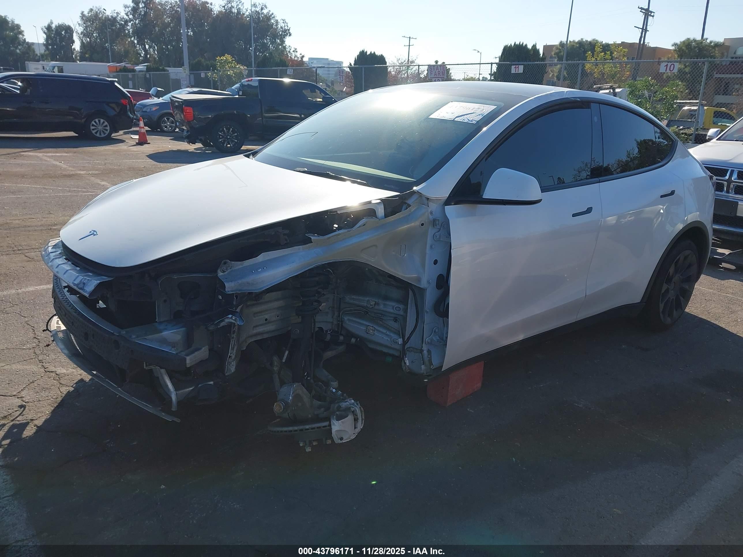 TESLA MODEL image 2