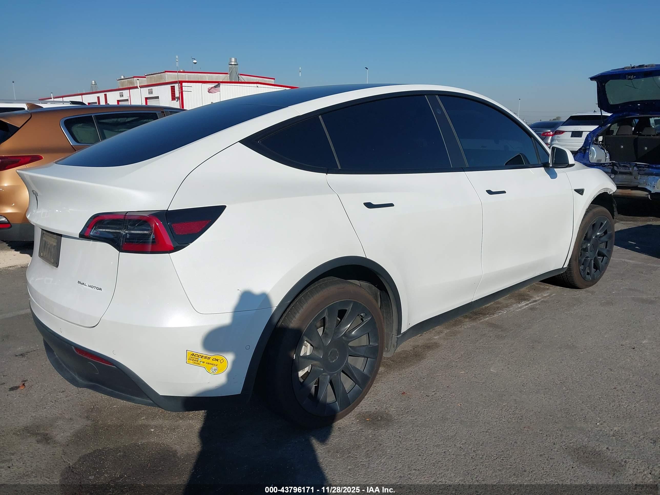 TESLA MODEL image 4