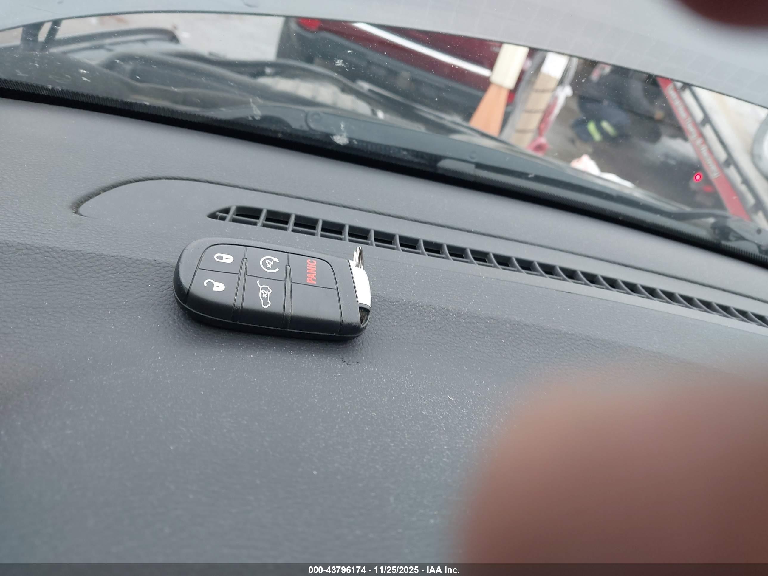JEEP GRAND image 11
