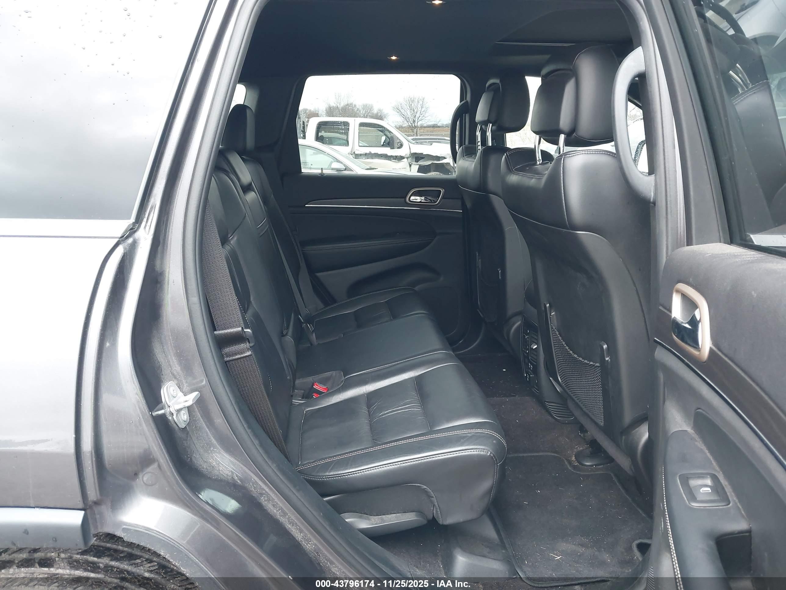 JEEP GRAND image 8
