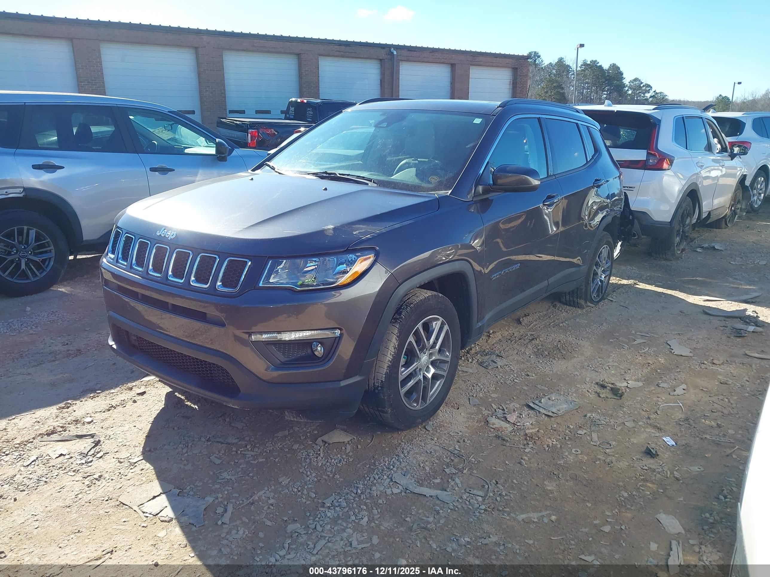JEEP COMPASS image 2