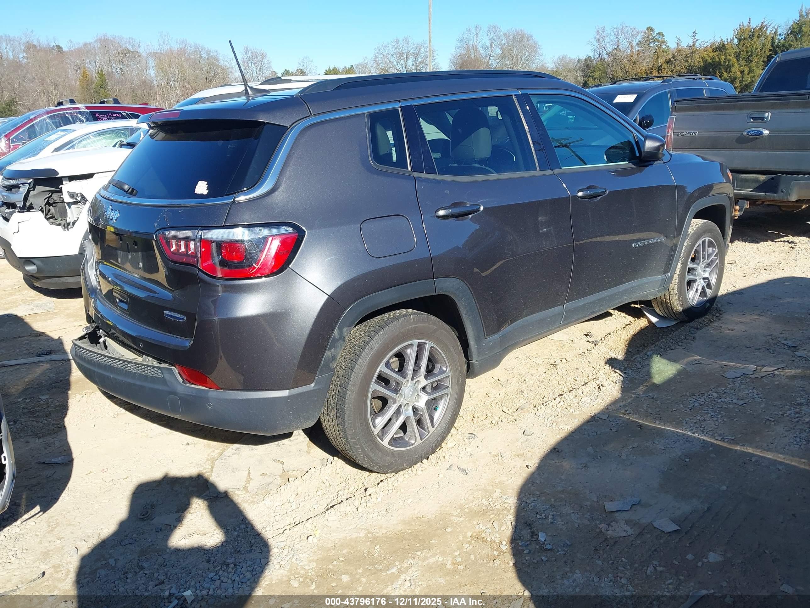 JEEP COMPASS image 4