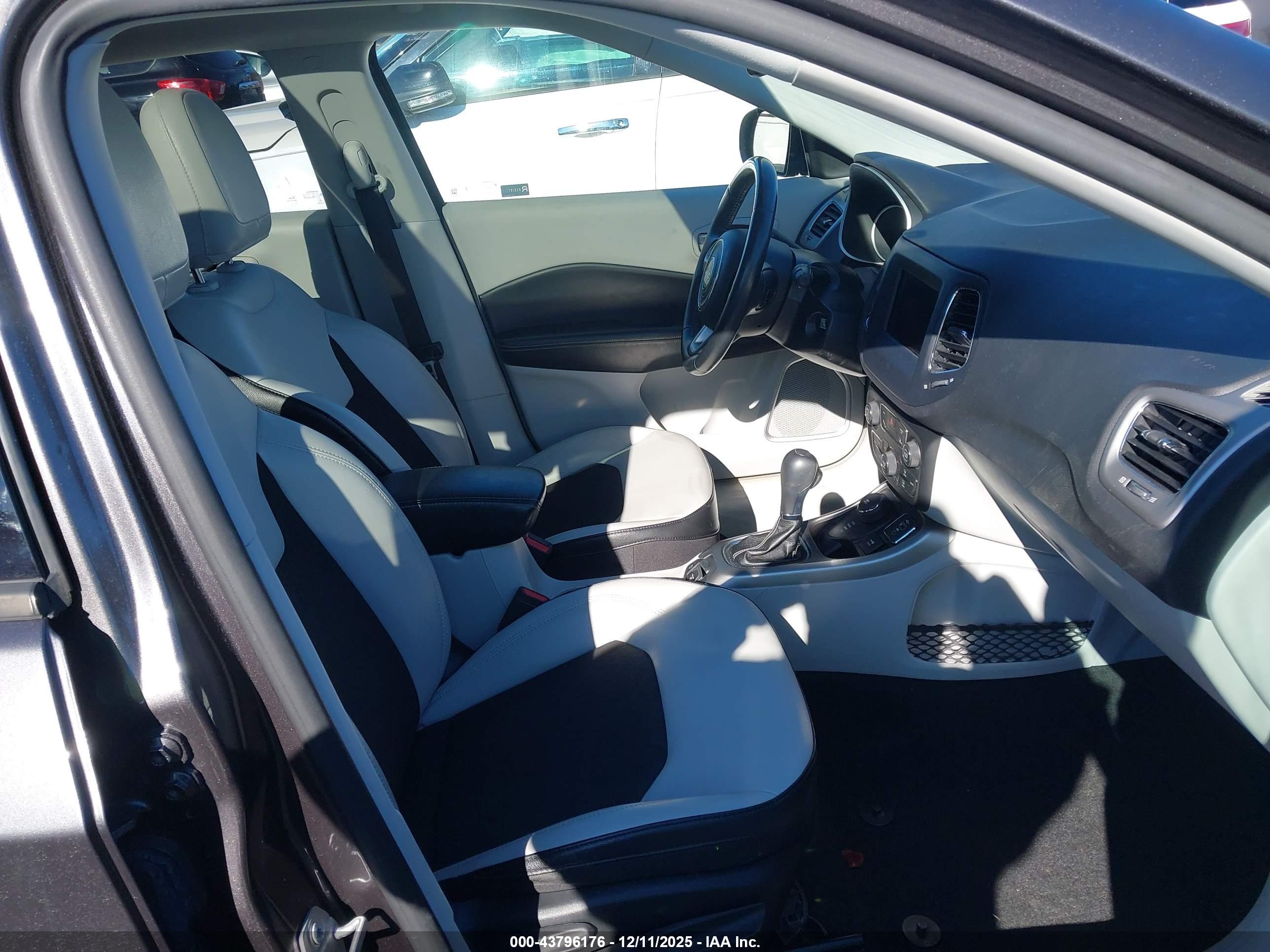 JEEP COMPASS image 5