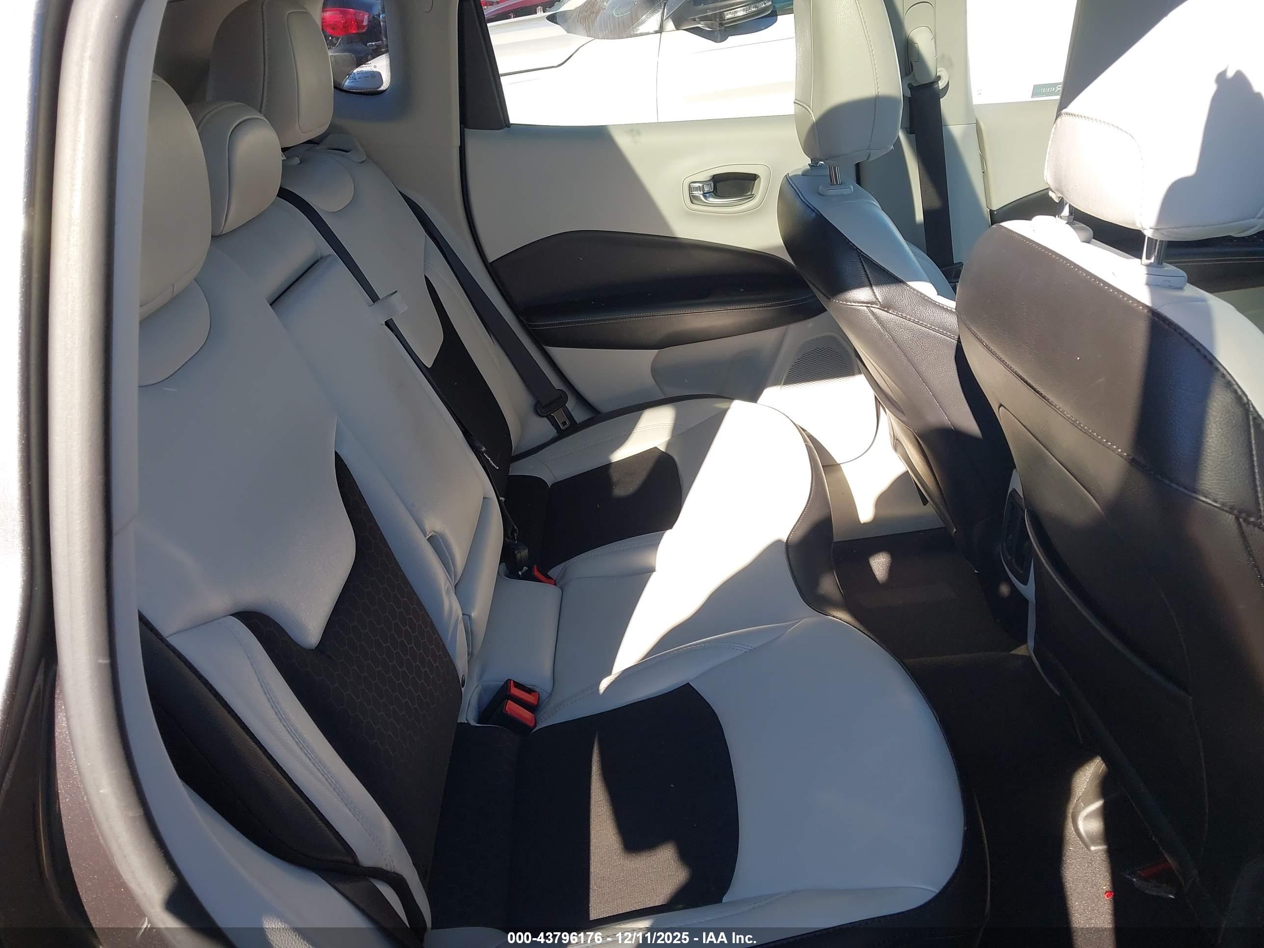 JEEP COMPASS image 8