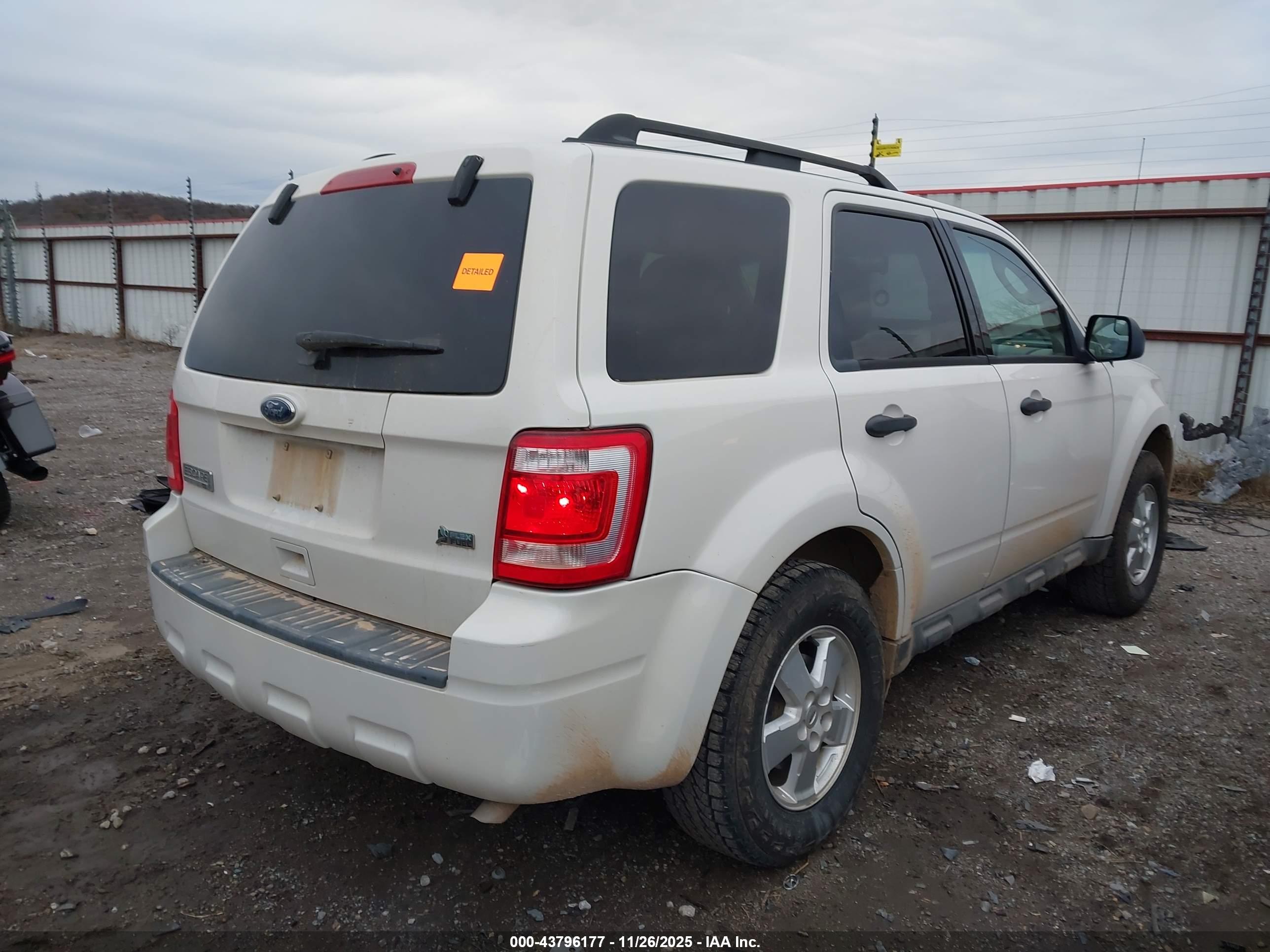 FORD ESCAPE image 4