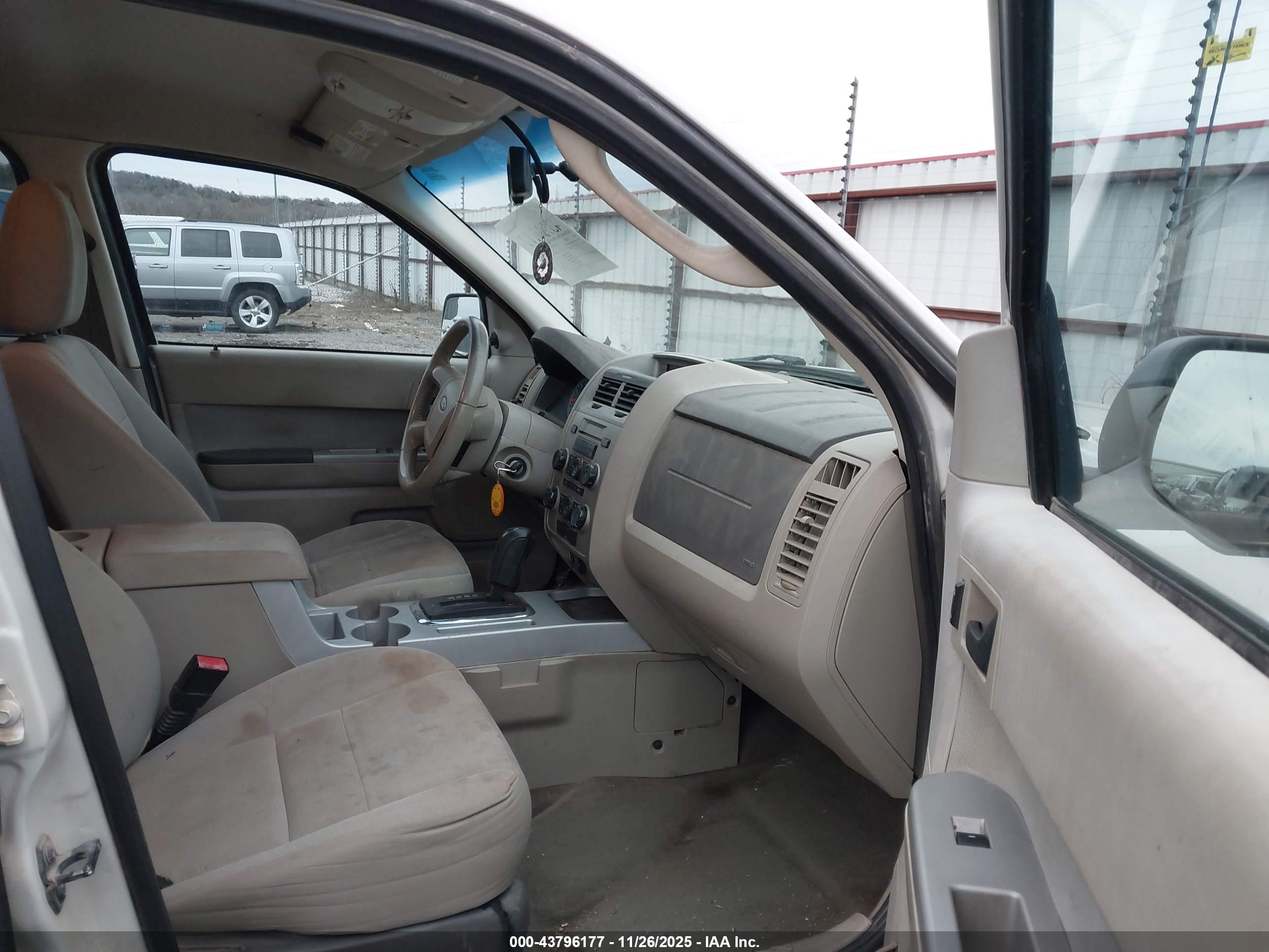 FORD ESCAPE image 5