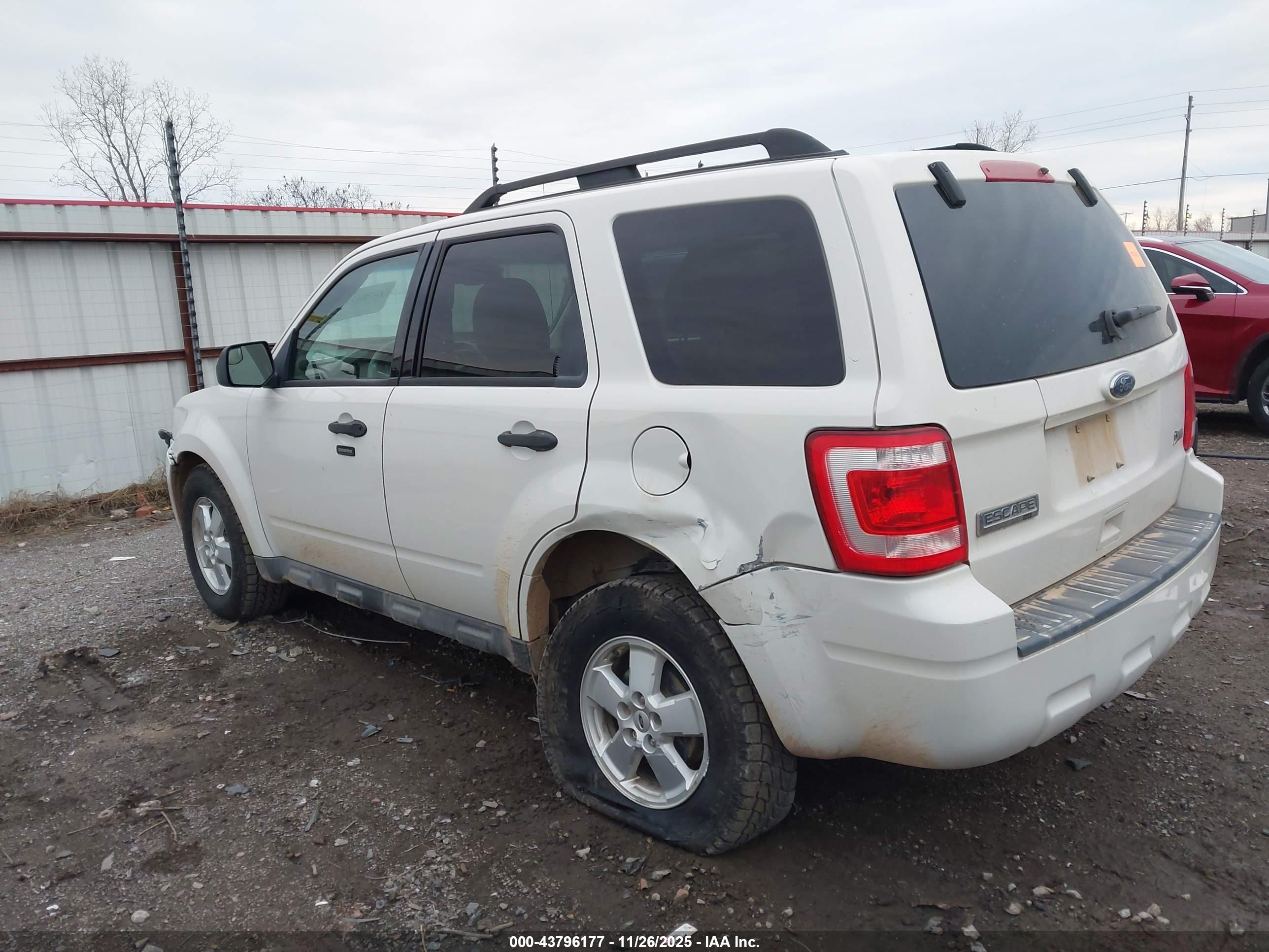 FORD ESCAPE image 6