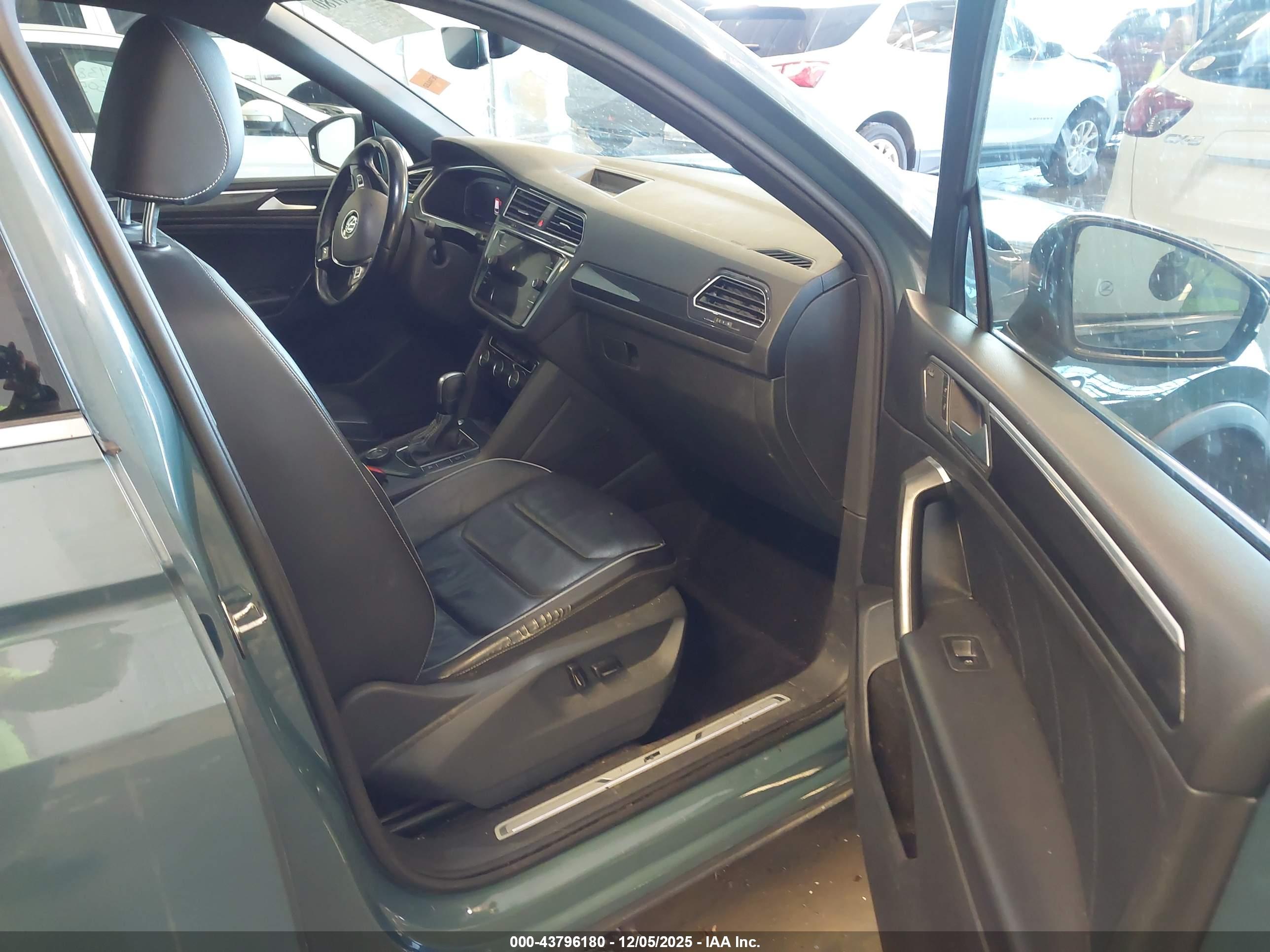 VOLKSWAGEN TIGUAN image 5