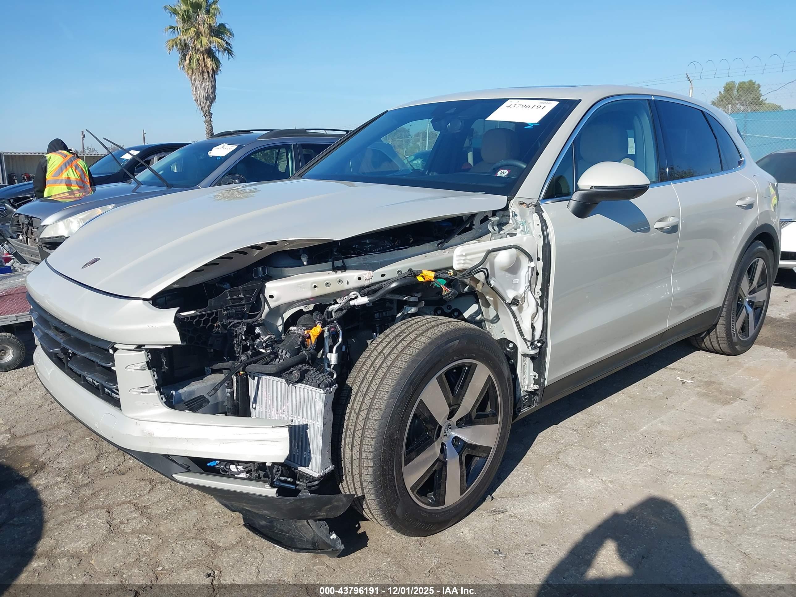 PORSCHE CAYENNE image 2