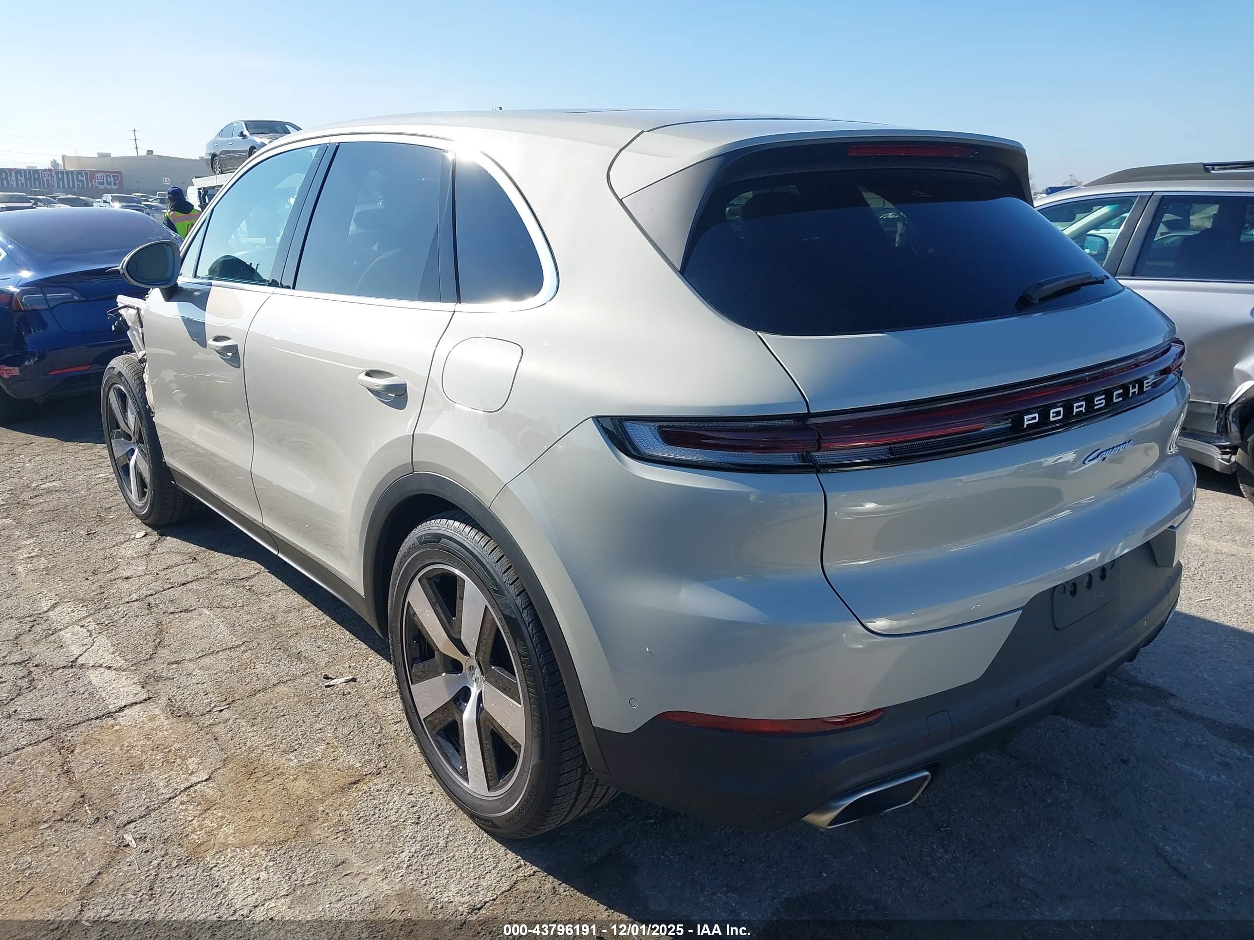 PORSCHE CAYENNE image 3