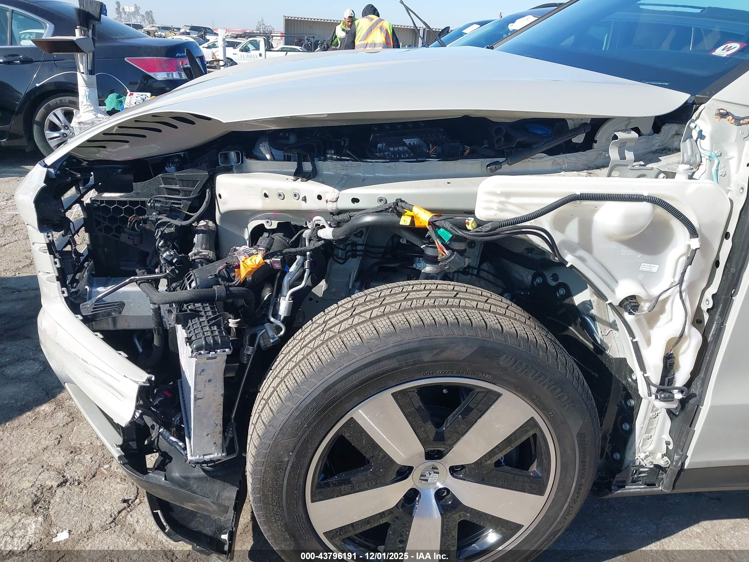 PORSCHE CAYENNE image 6