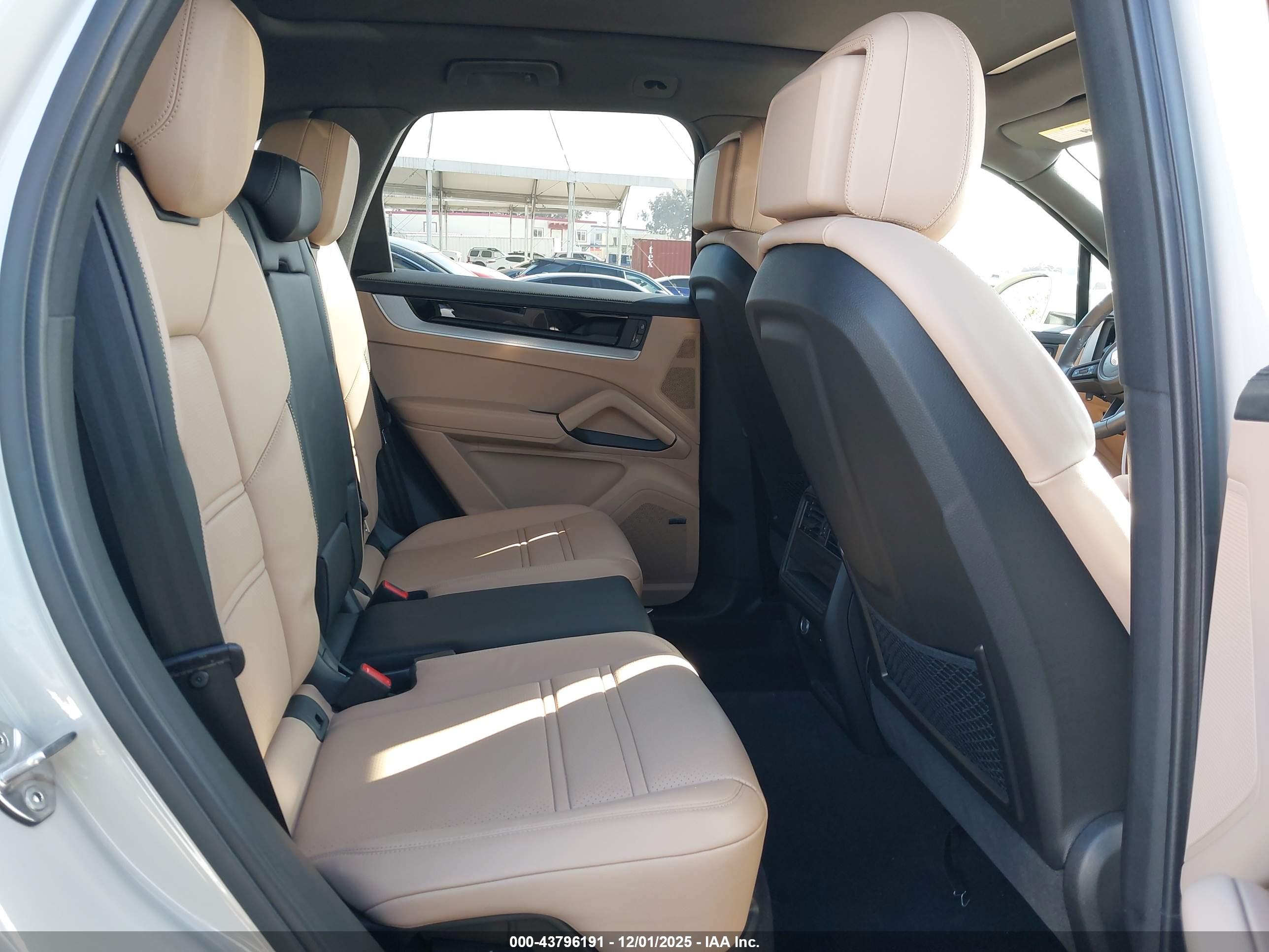 PORSCHE CAYENNE image 8