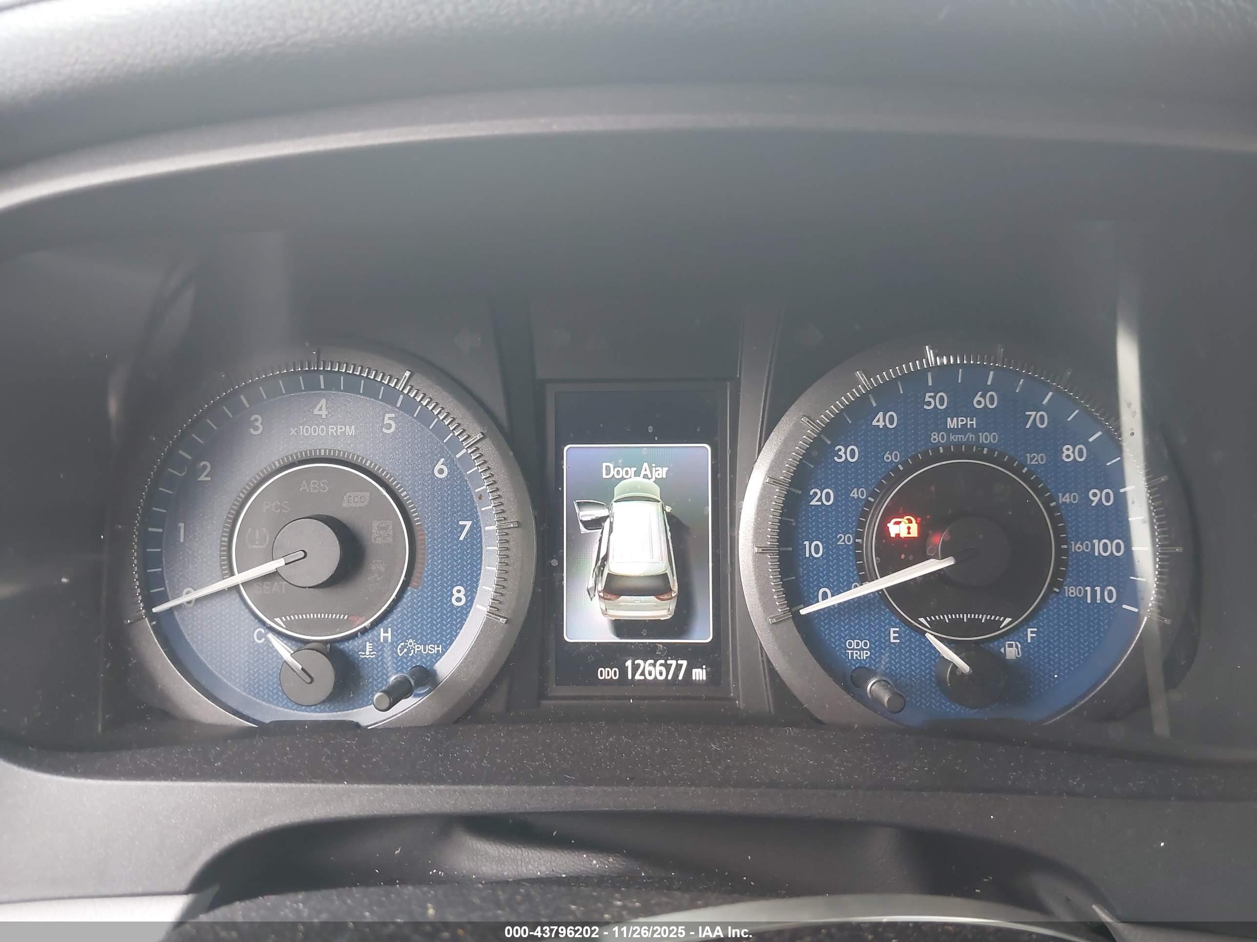 TOYOTA SIENNA image 7