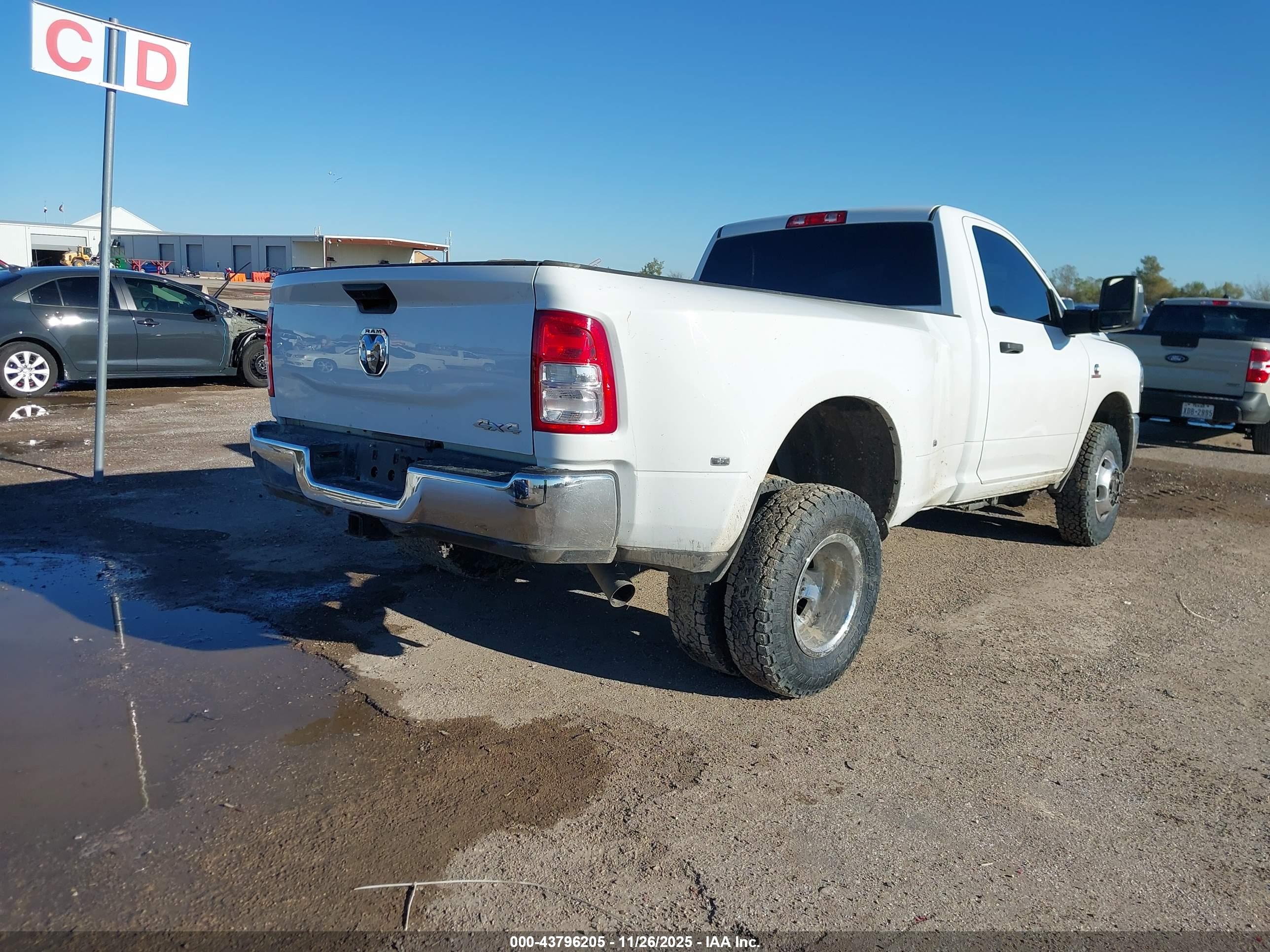 RAM 3500 image 4