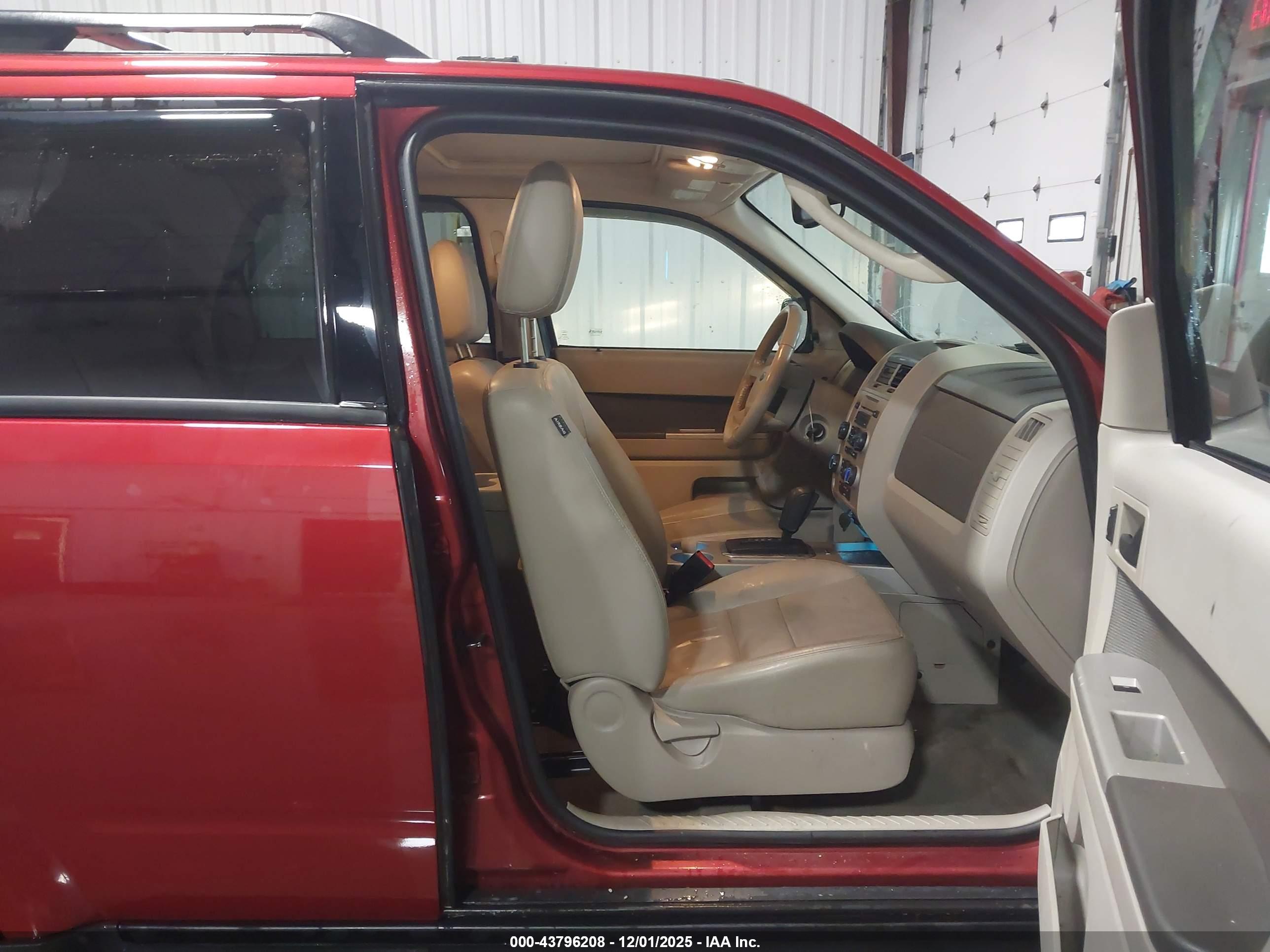 FORD ESCAPE image 5