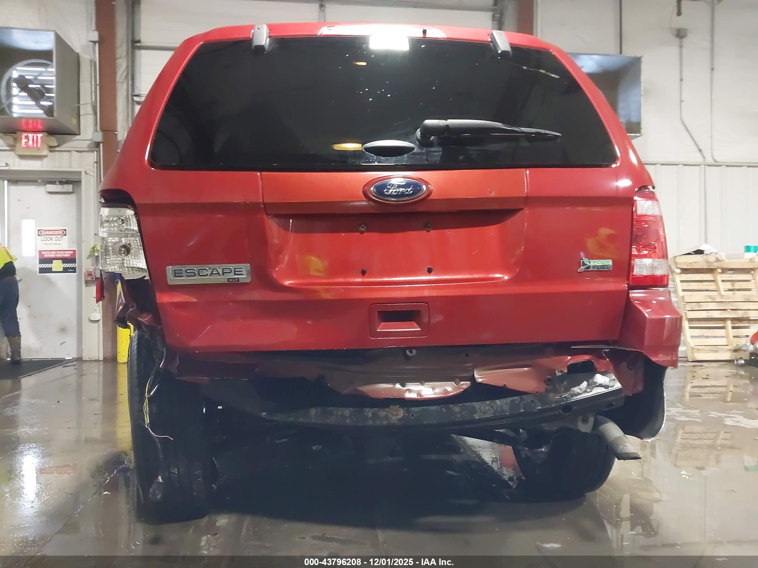 FORD ESCAPE image 6