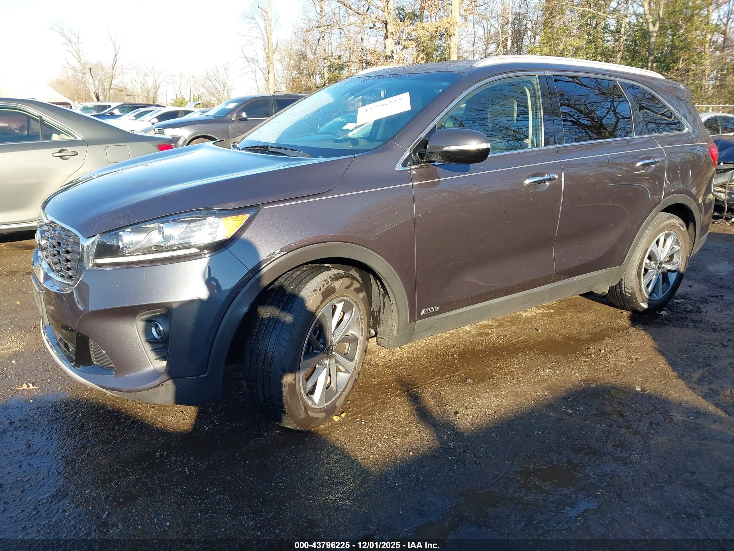 KIA SORENTO image 2