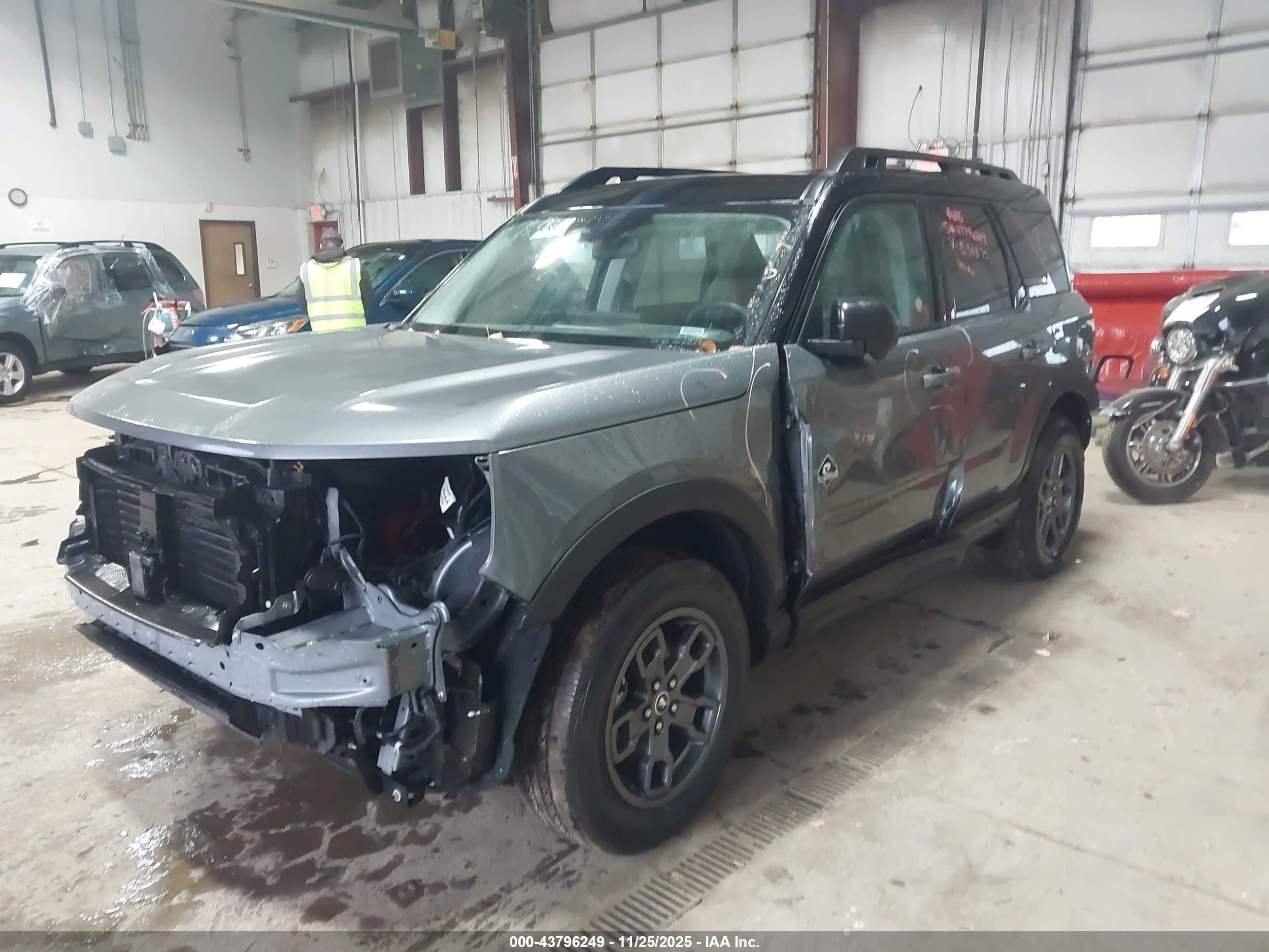 FORD BRONCO image 2