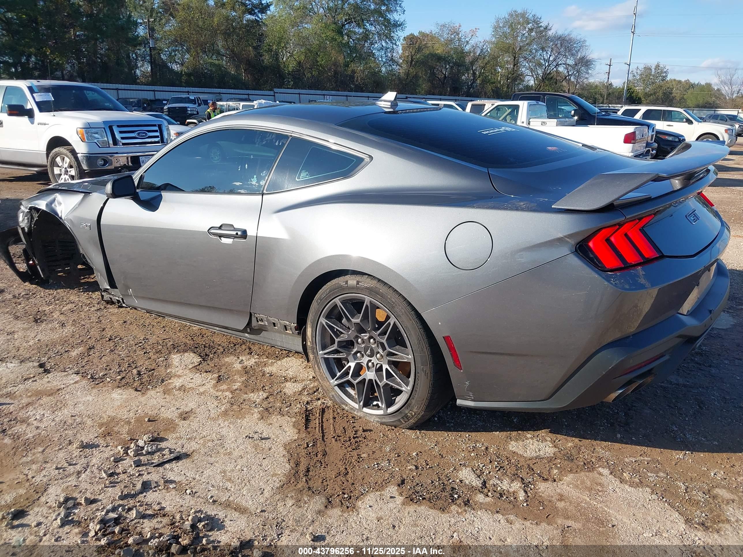FORD MUSTANG image 3