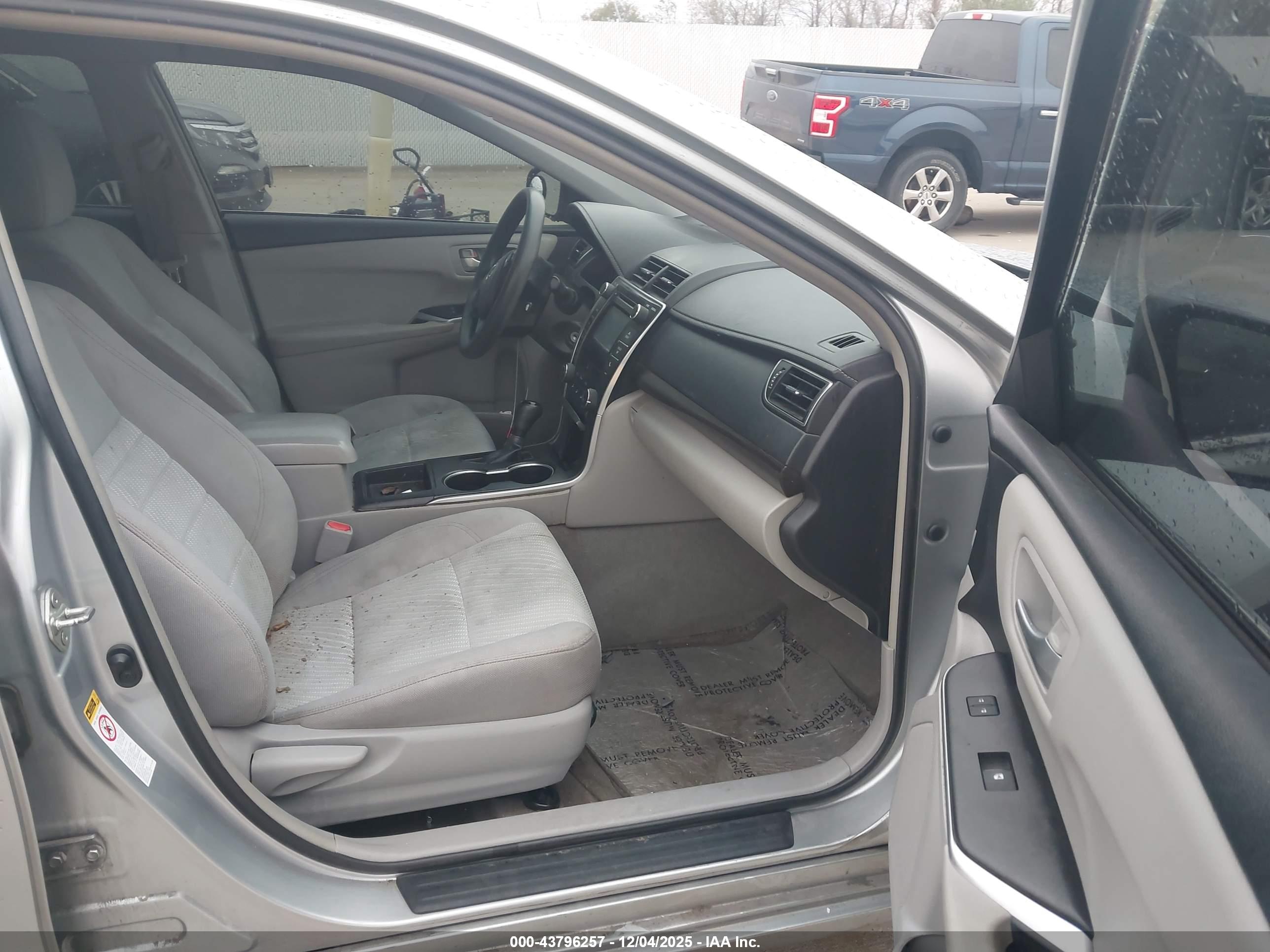 TOYOTA CAMRY image 5