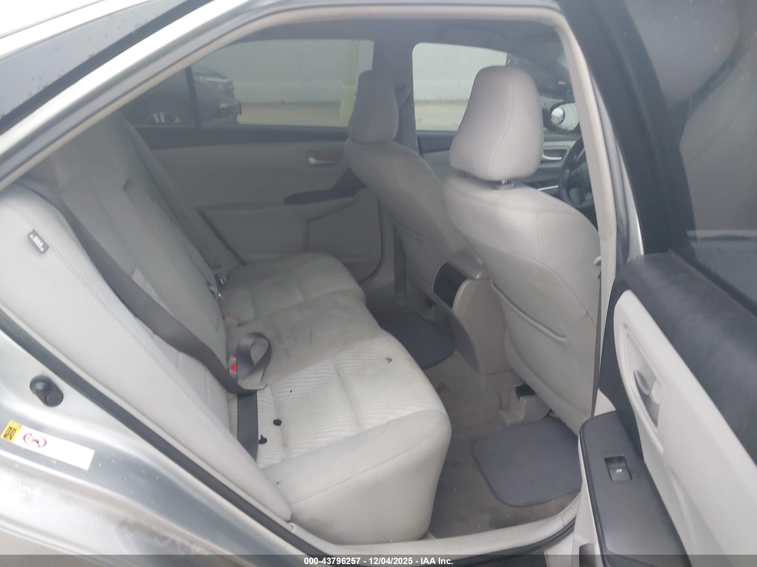 TOYOTA CAMRY image 8