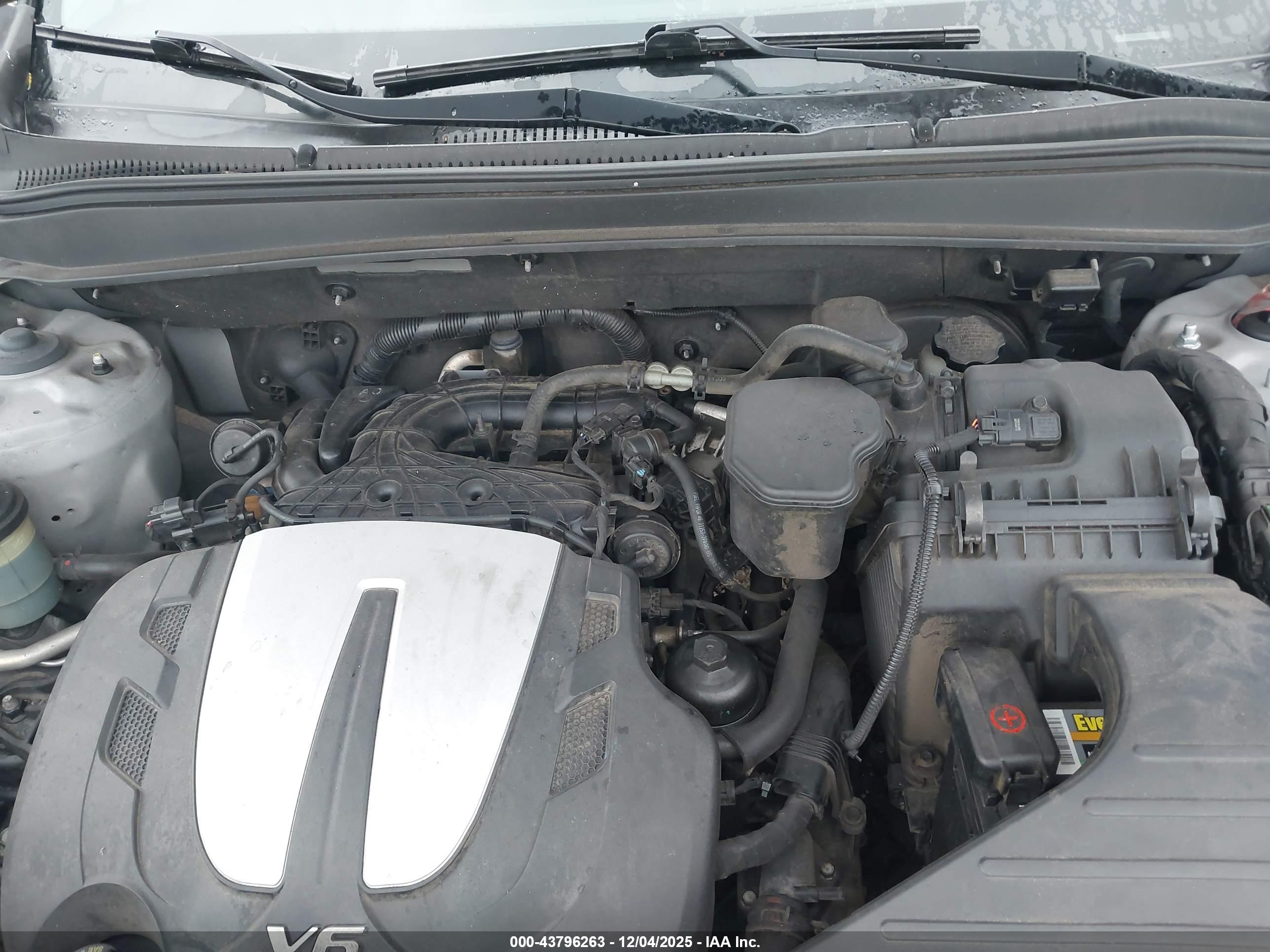 HYUNDAI SANTA image 10
