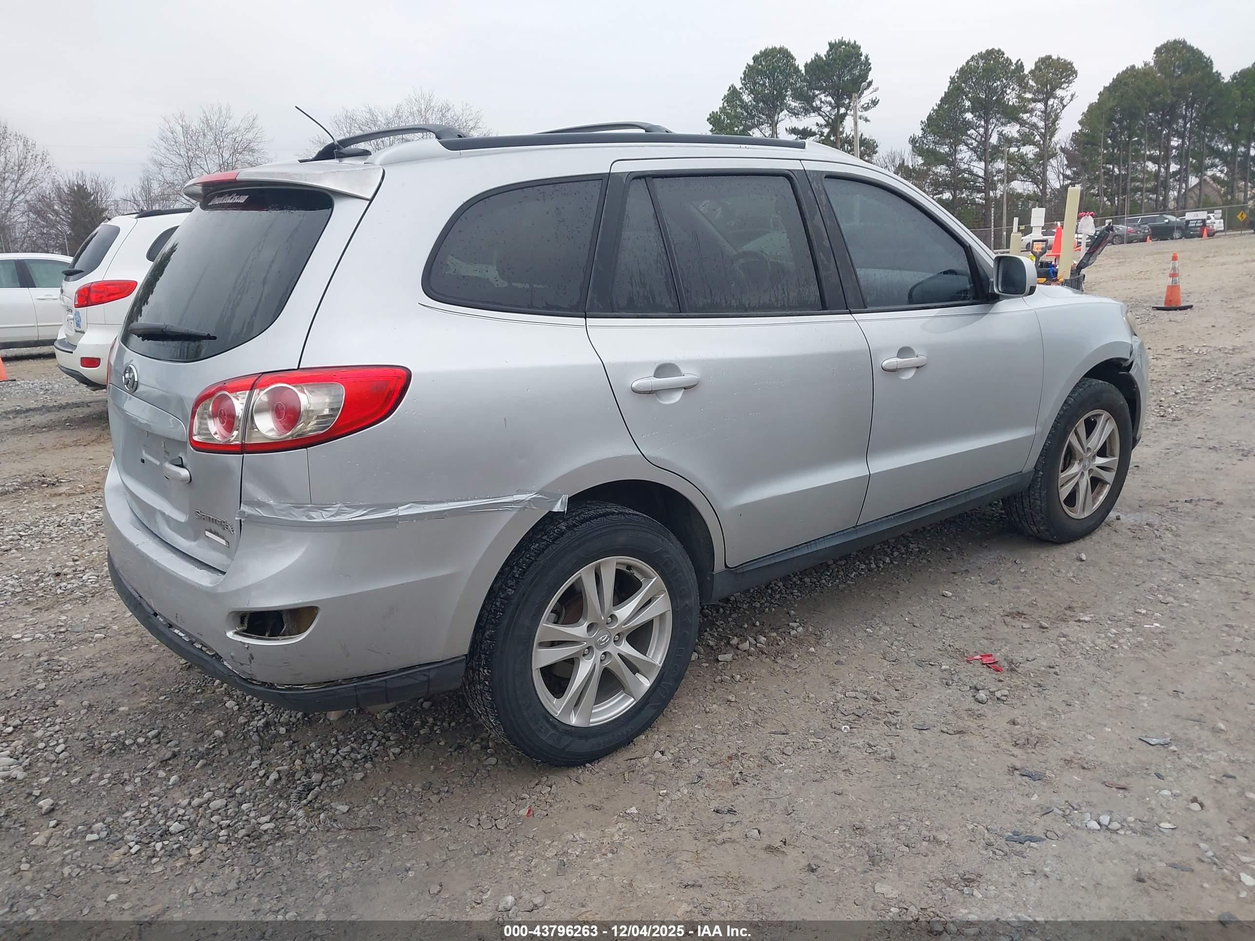 HYUNDAI SANTA image 4