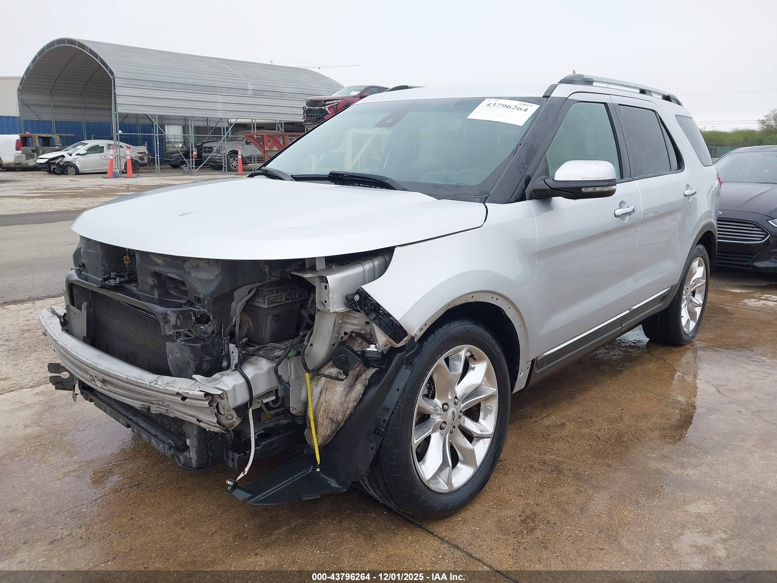 FORD EXPLORER image 2