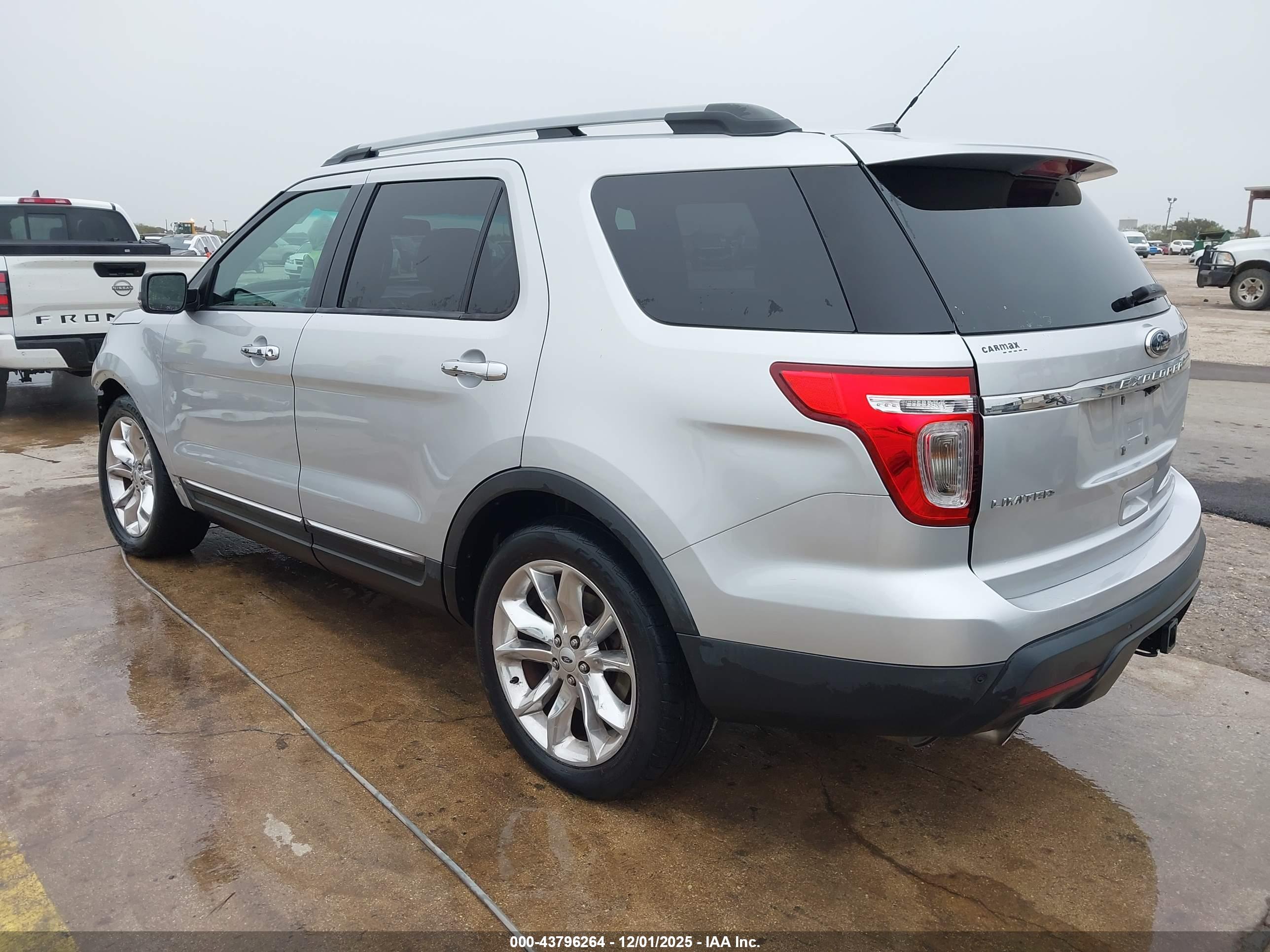 FORD EXPLORER image 3