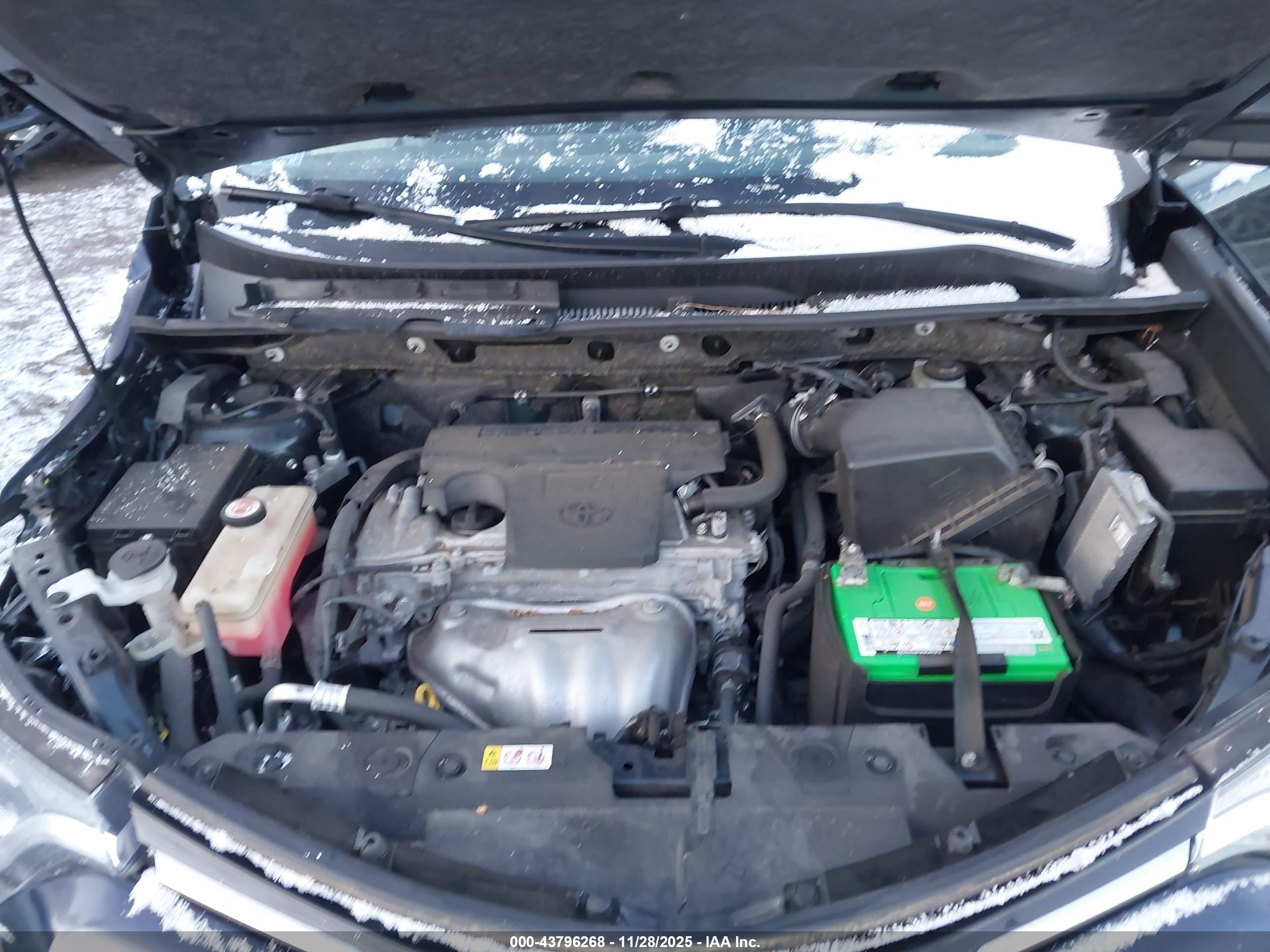 TOYOTA RAV4 image 10