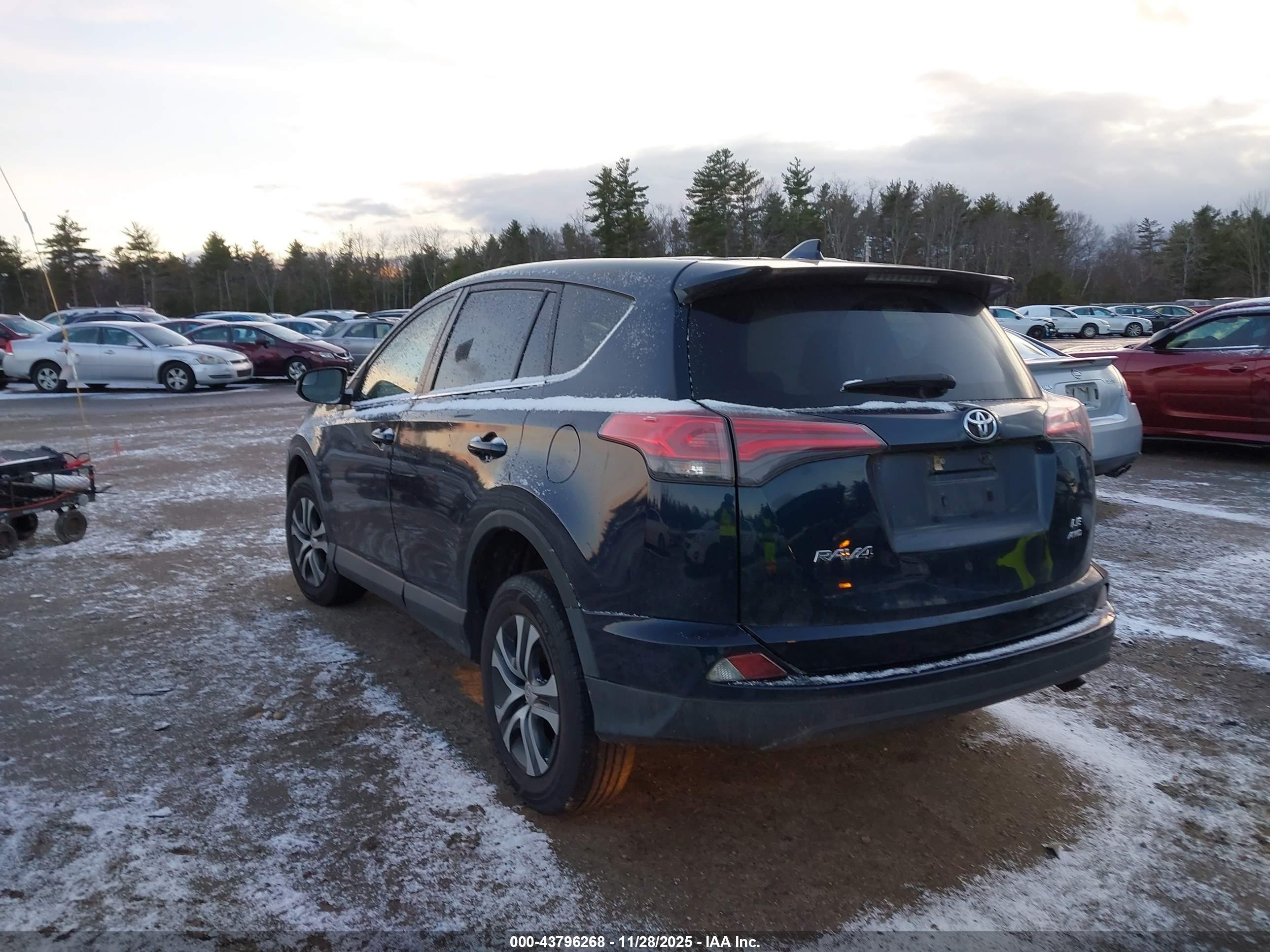 TOYOTA RAV4 image 3