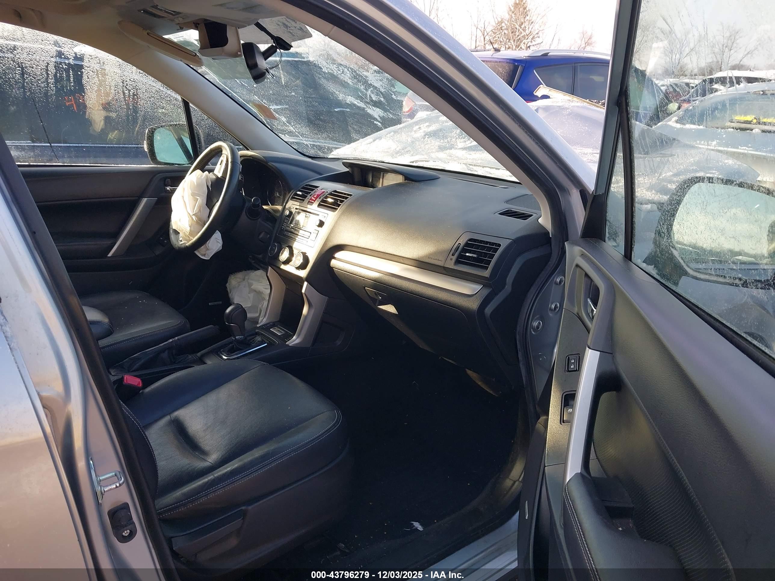 SUBARU FORESTER image 5