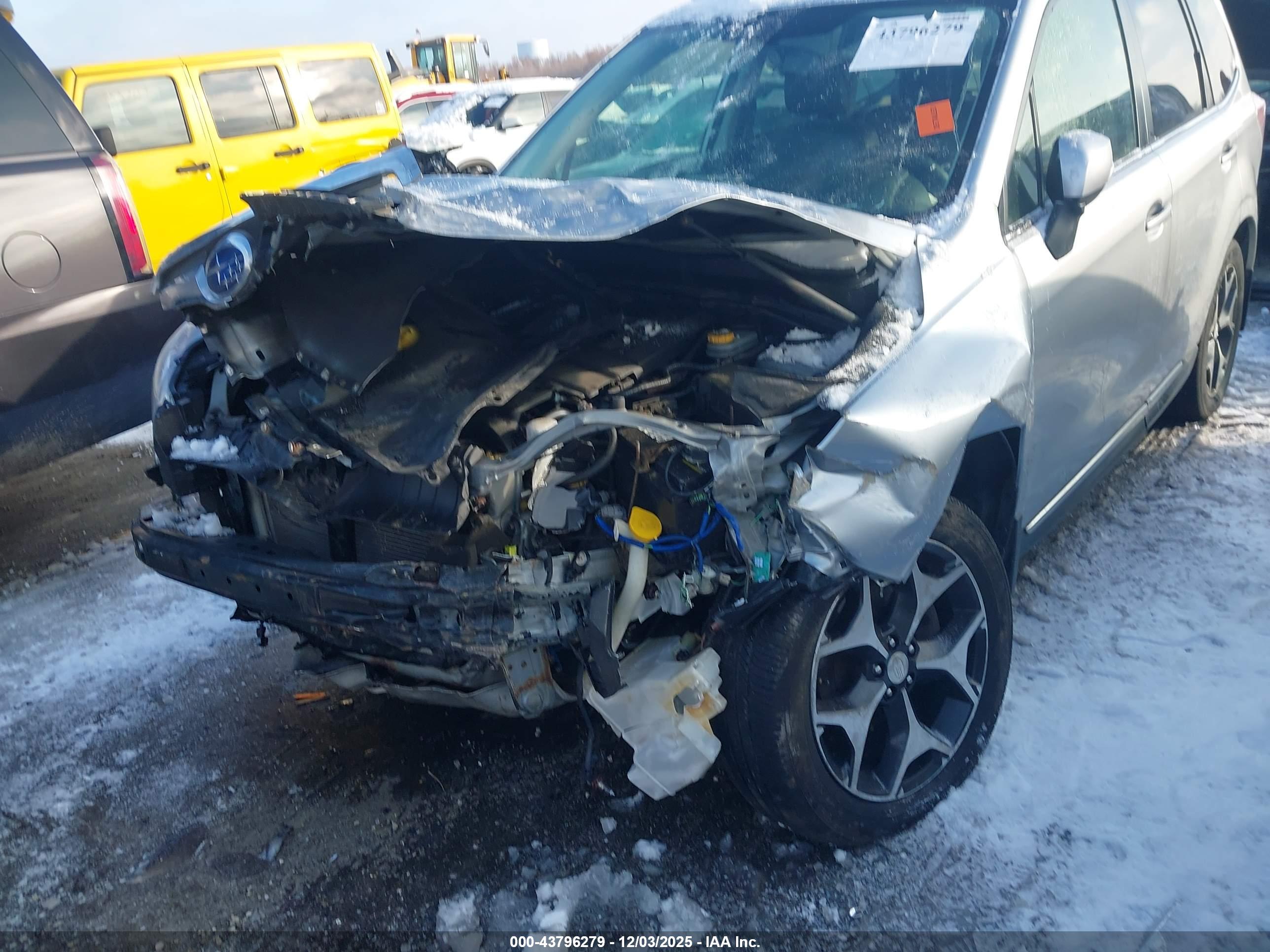SUBARU FORESTER image 6