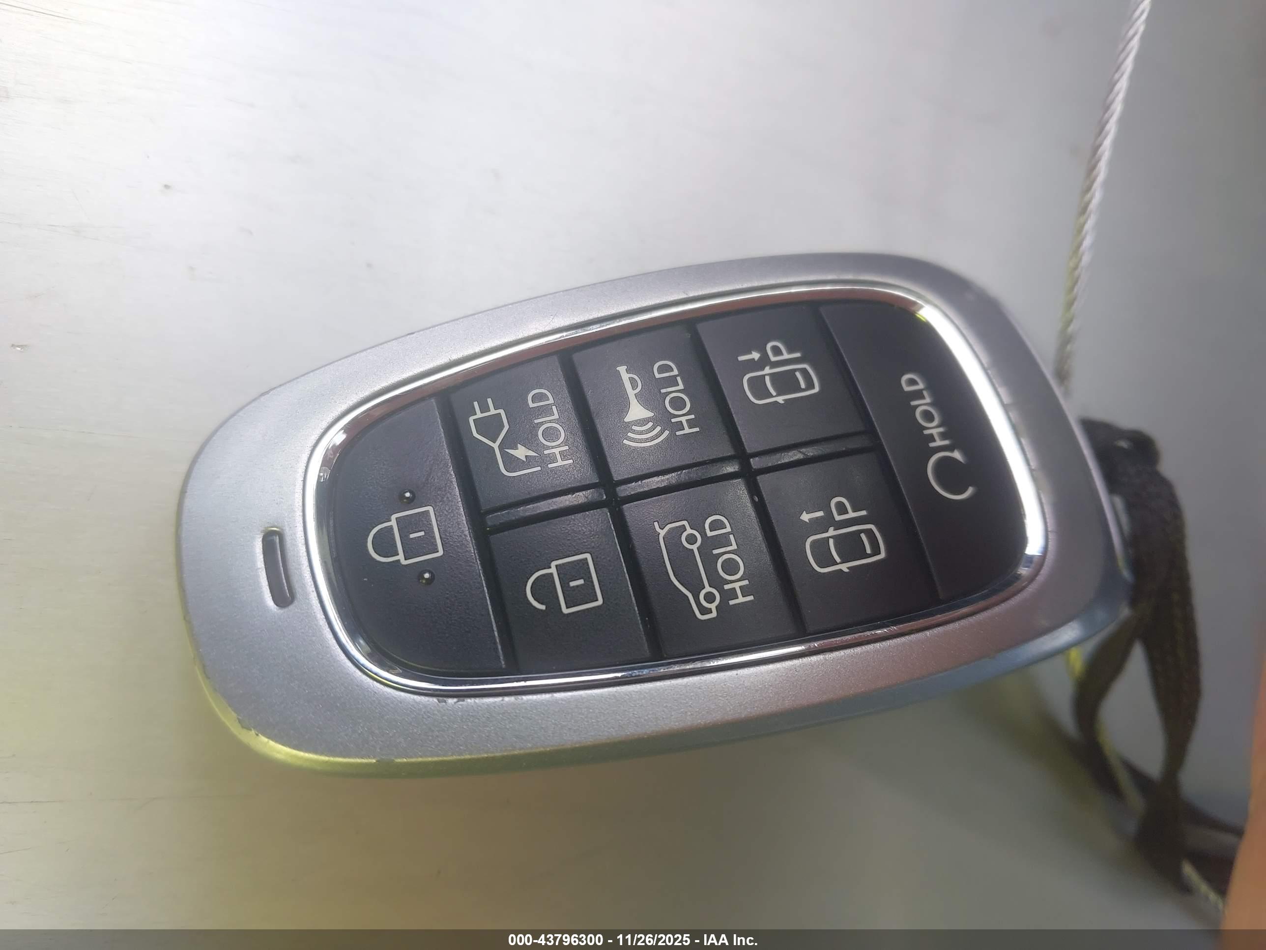 HYUNDAI IONIQ image 11
