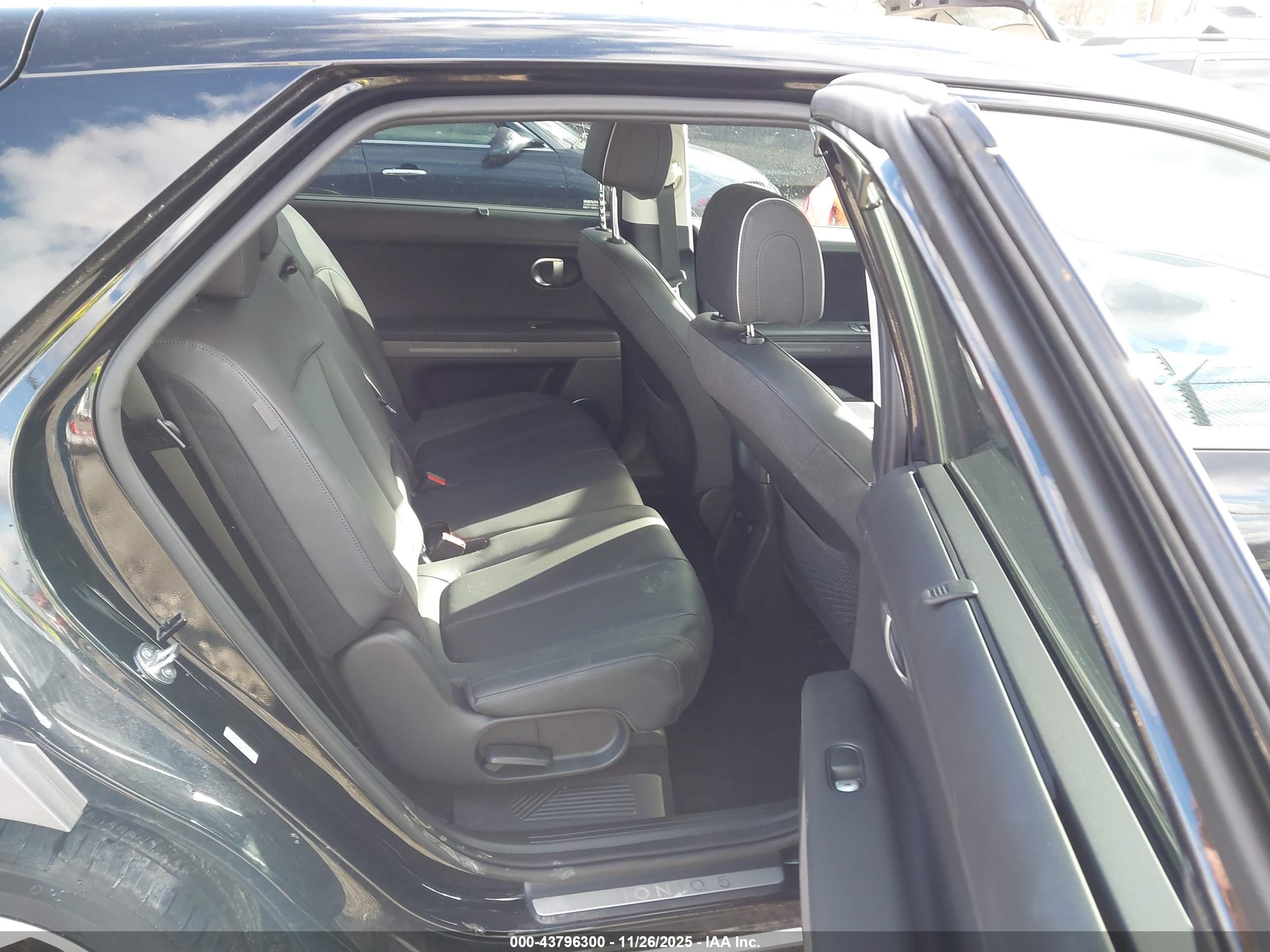 HYUNDAI IONIQ image 8